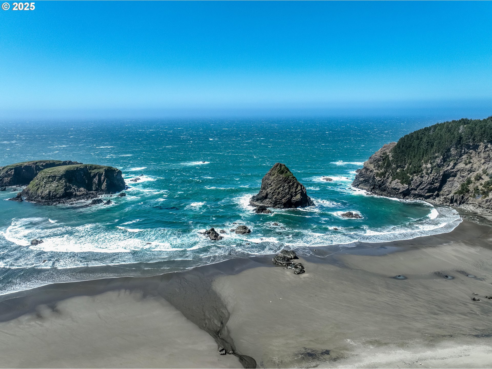 19921 WHALESHEAD RD UNIT B8, Brookings, OR, 97415