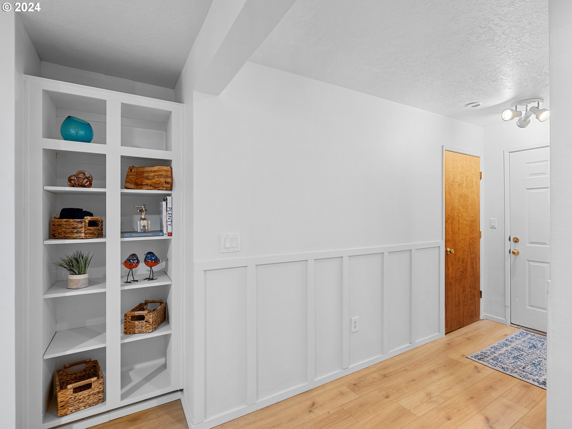 Photo #5: 24031761 Listing 