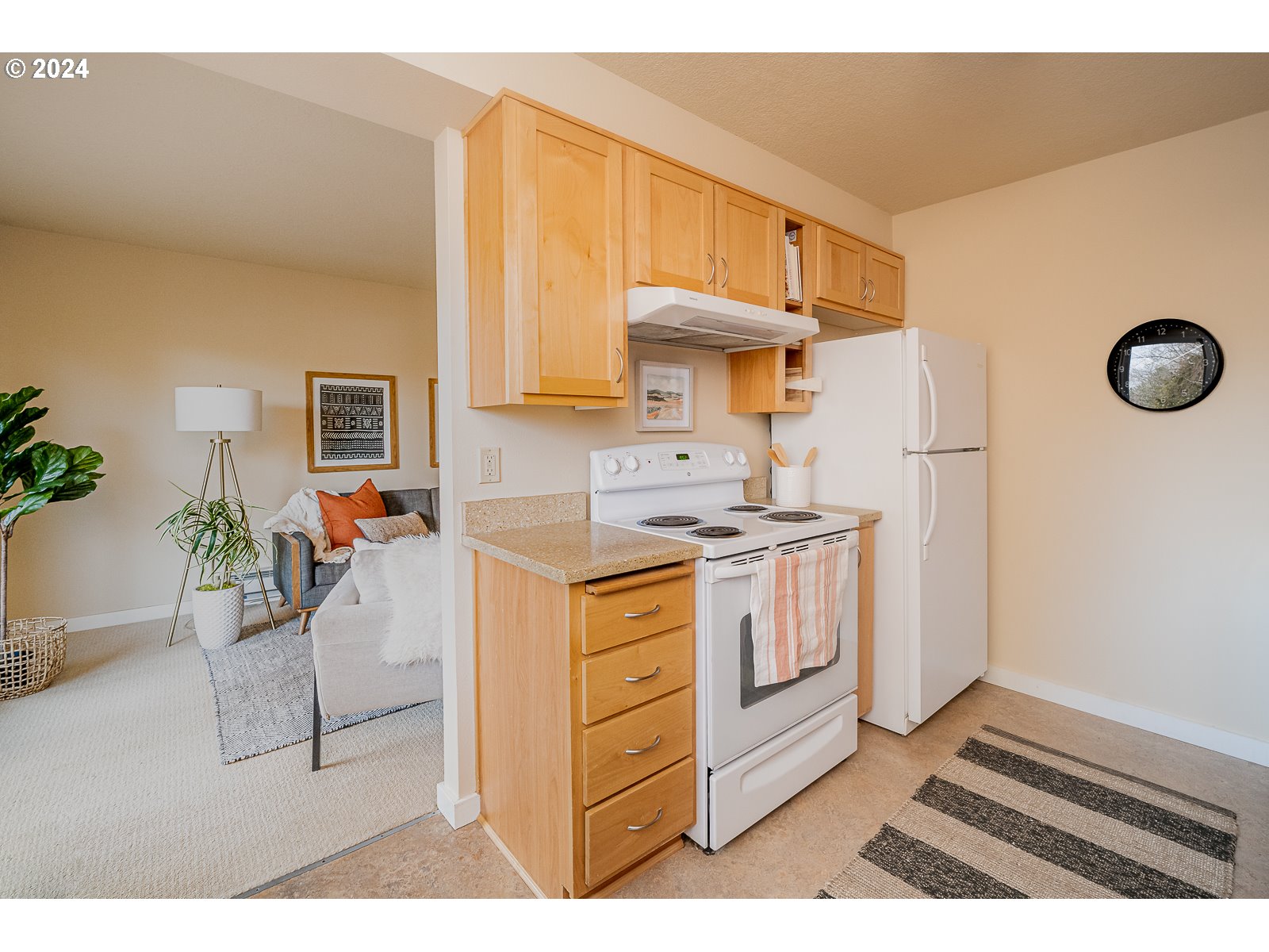 Photo #5: 24032961 Listing 