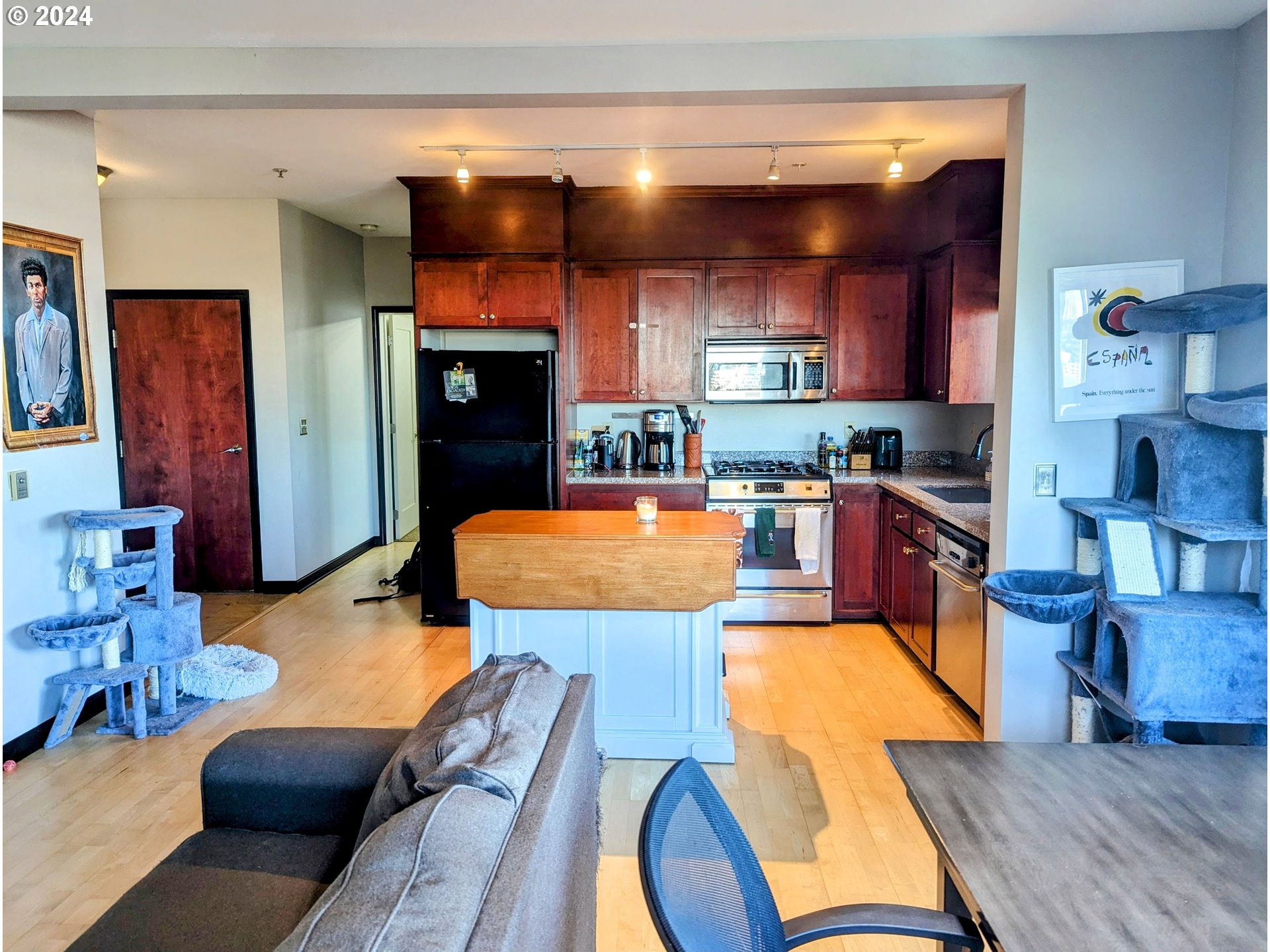 Photo #4: 24038643 Listing 