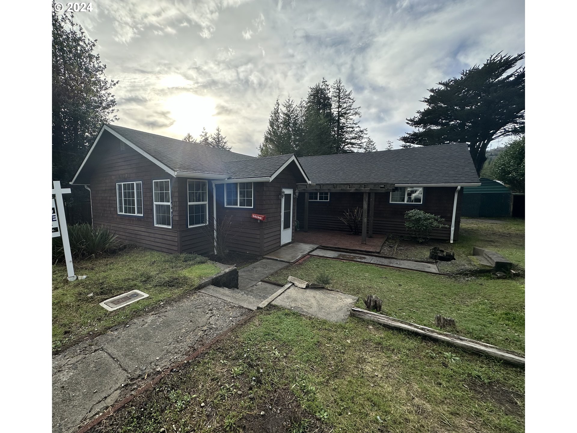 1643 N DOGWOOD ST, Coquille, OR 