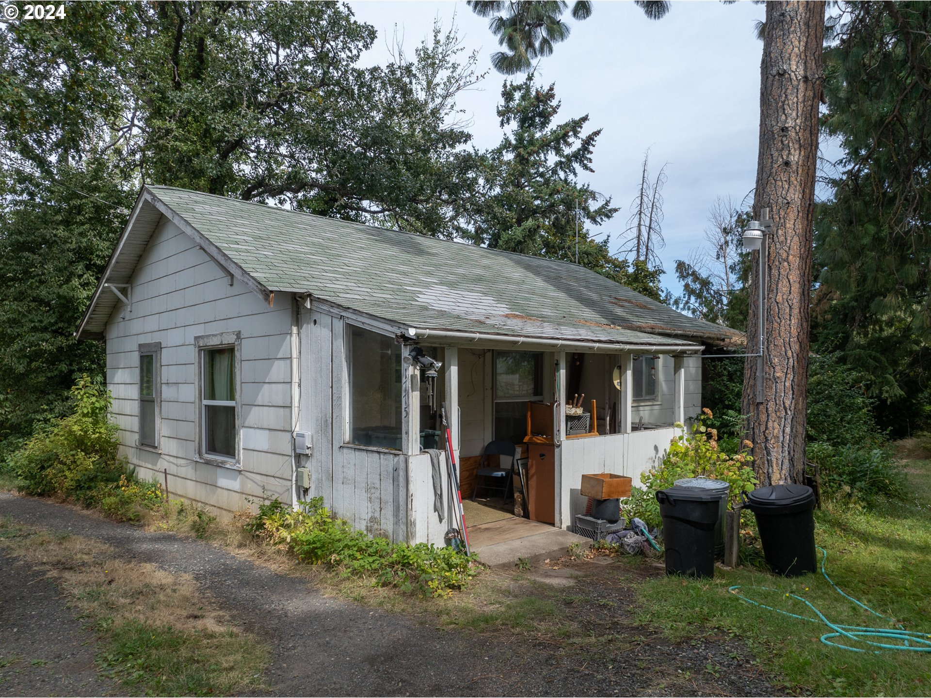 Photo of 1775 MARKHAM RD Hood River OR 97031