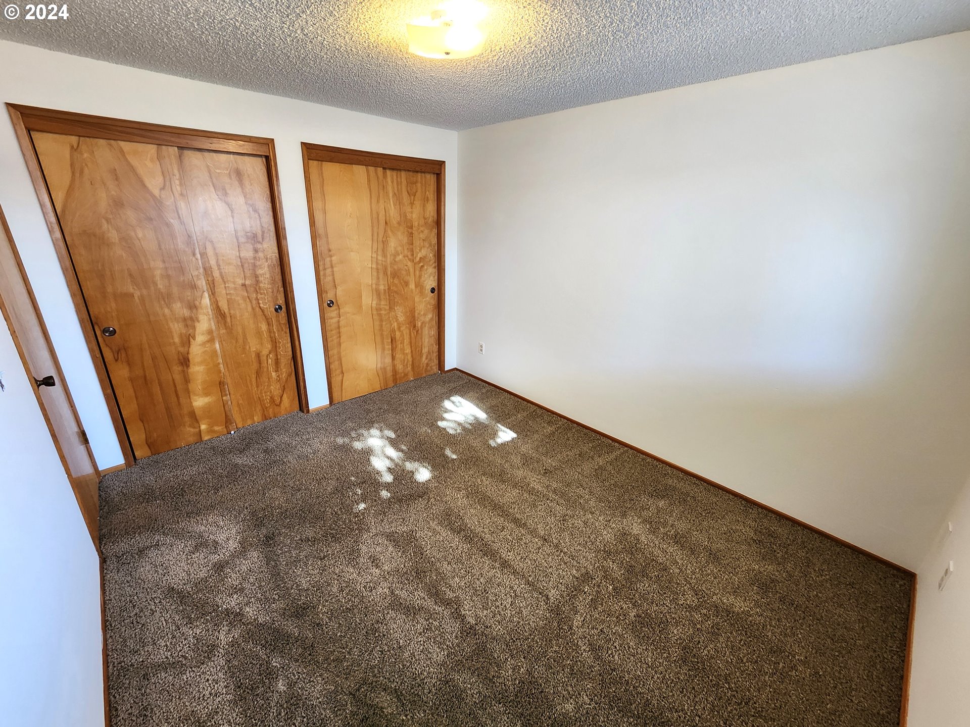 Photo #18: 24042964 Listing 