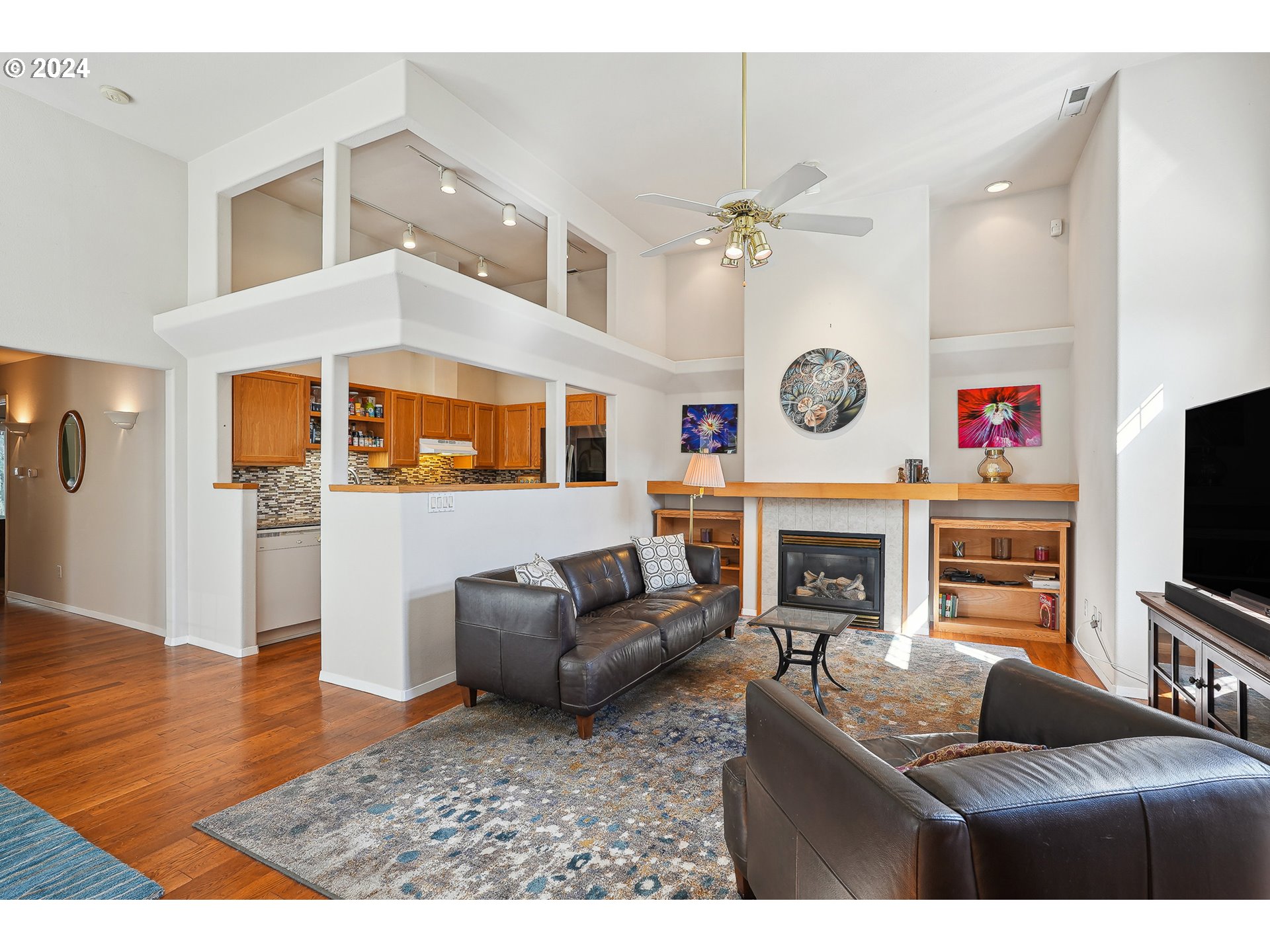 Photo #5: 24044188 Listing 