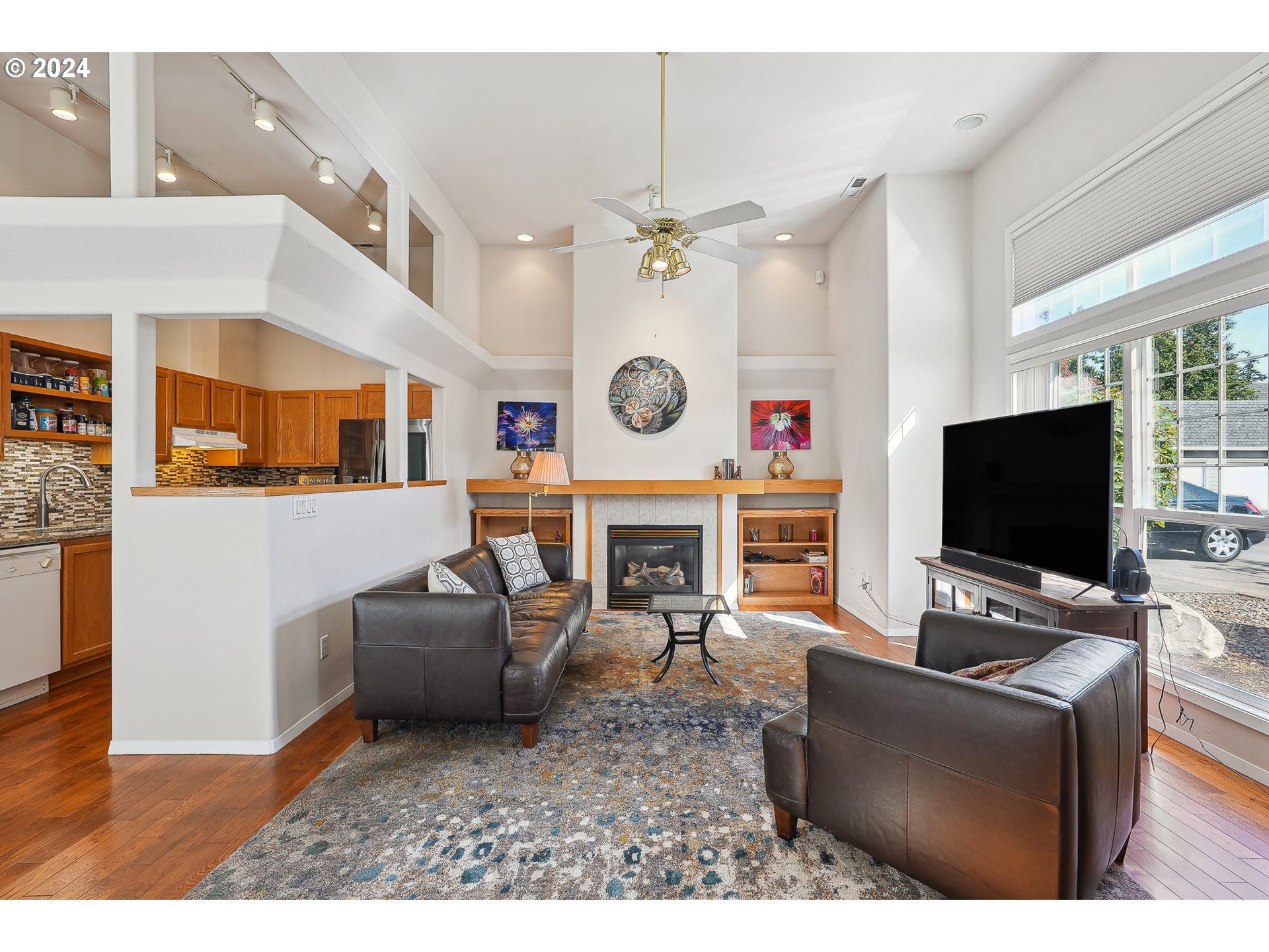 Photo #6: 24044188 Listing 