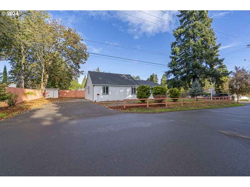 Photo of 1581 BEEBE ST Keizer OR 97303