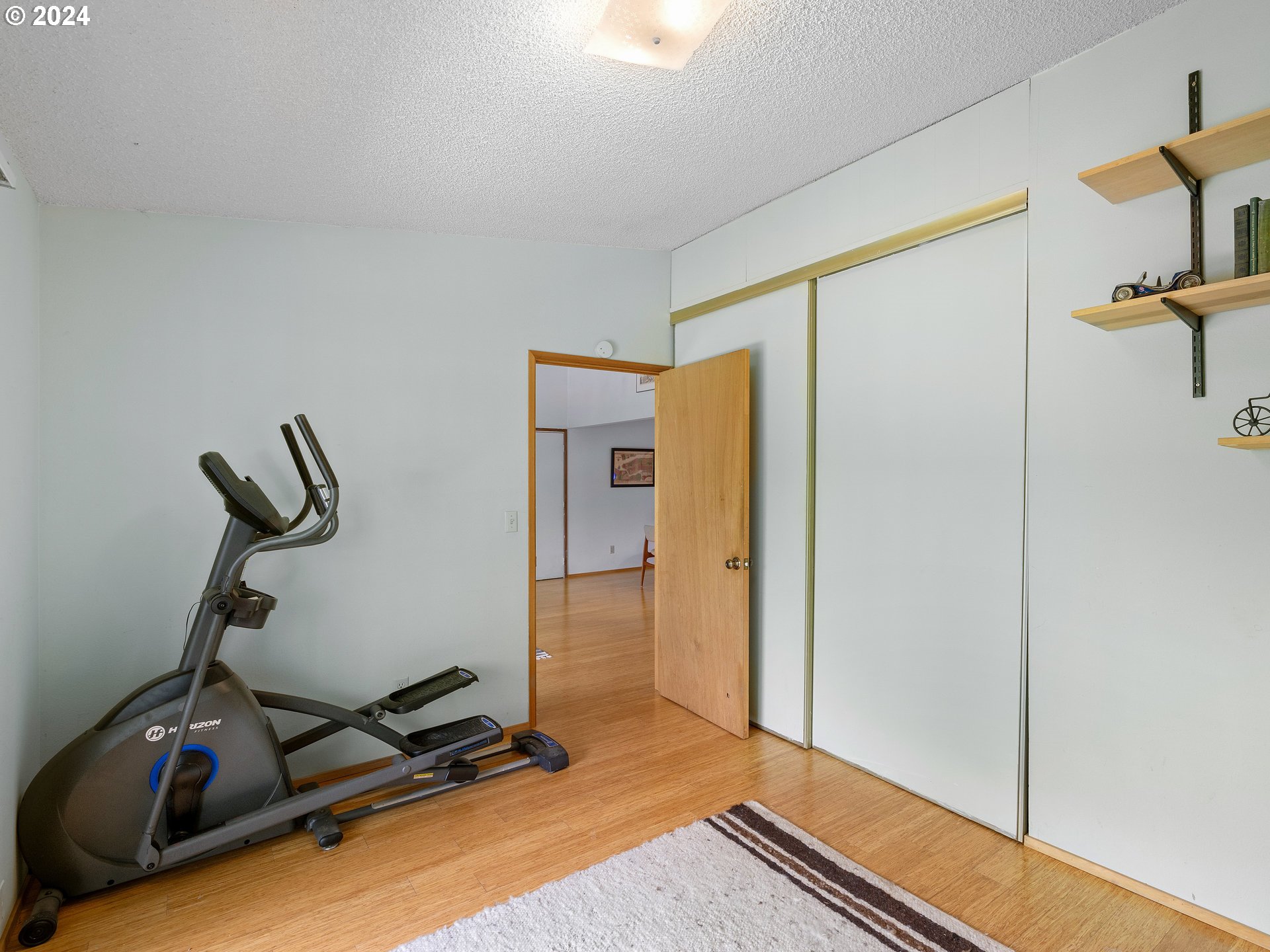 Photo #5: 24046024 Listing 