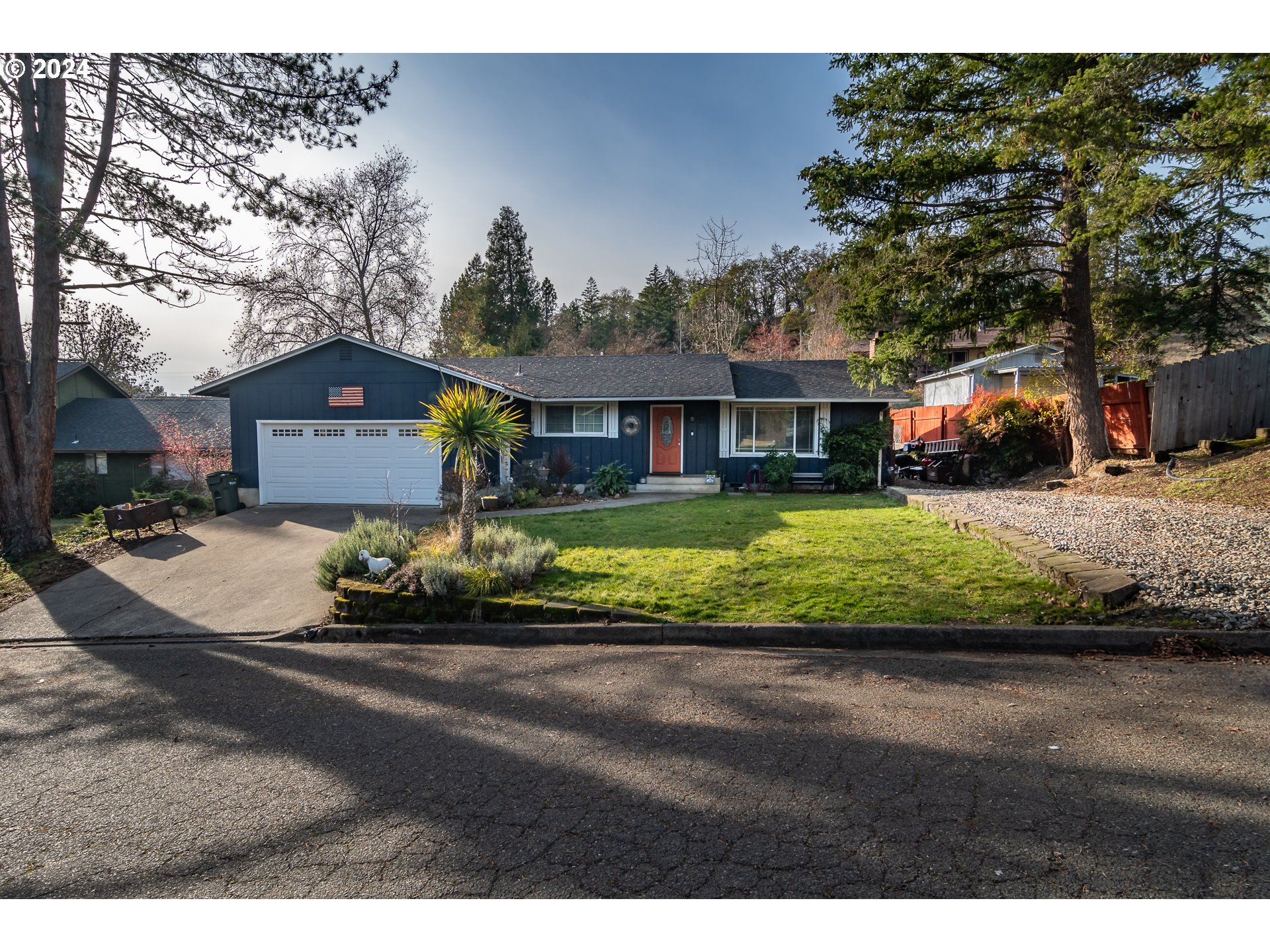 Photo of 3074 MONTEREY DR Roseburg OR 97470