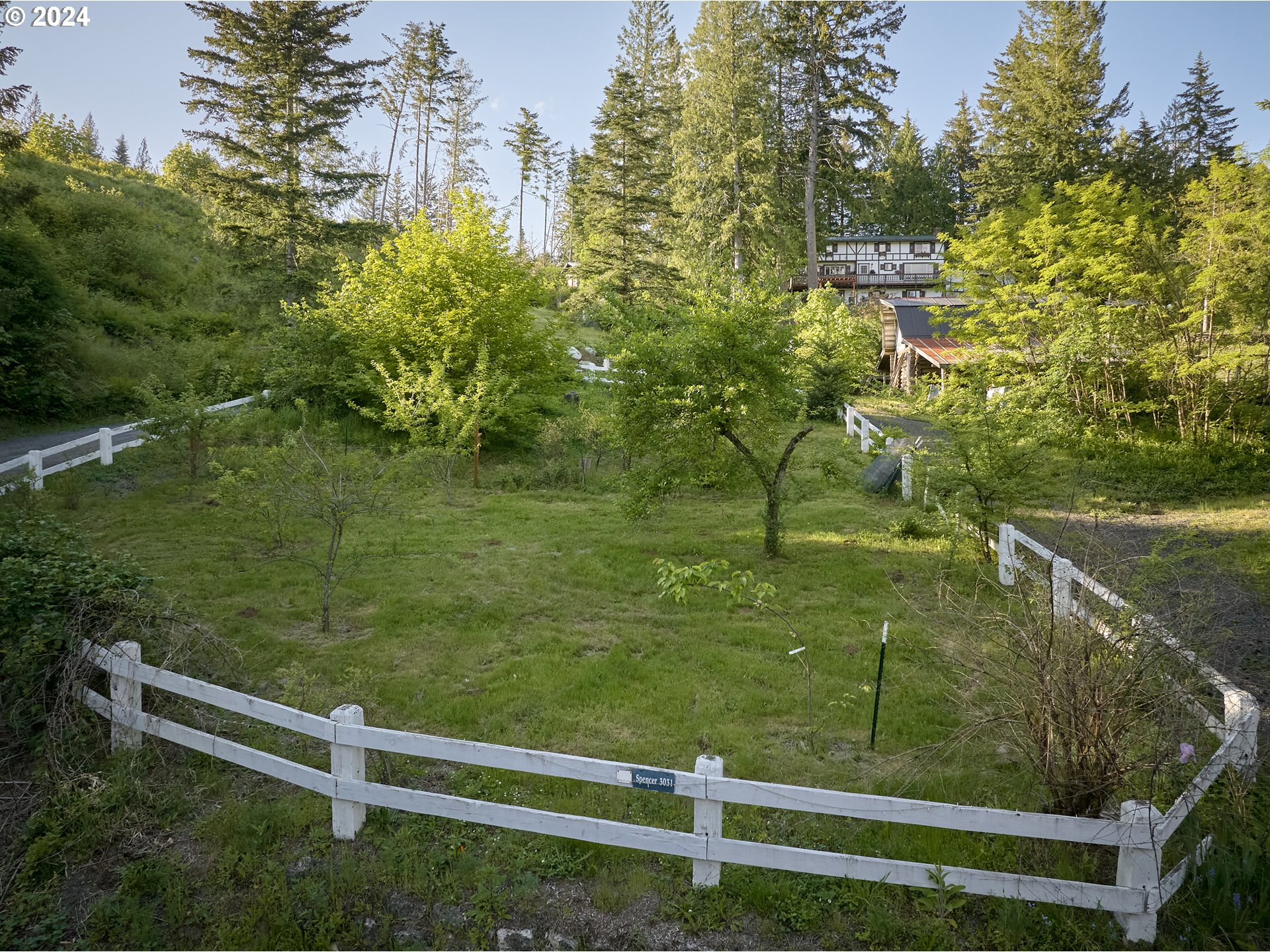 3051  Loop Rd, Stevenson, WA 98648