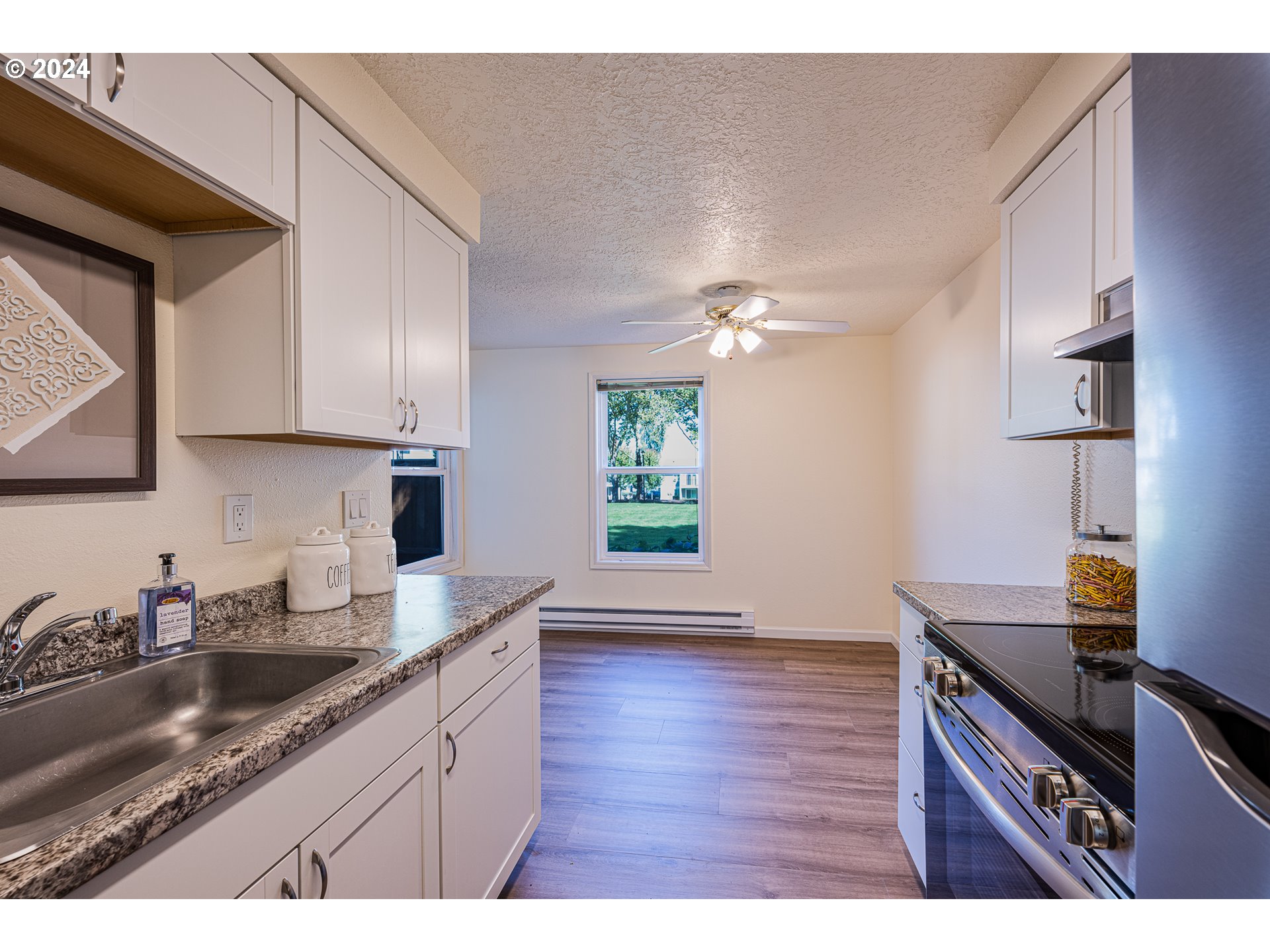 Photo #9 Kitchen/Dining Room