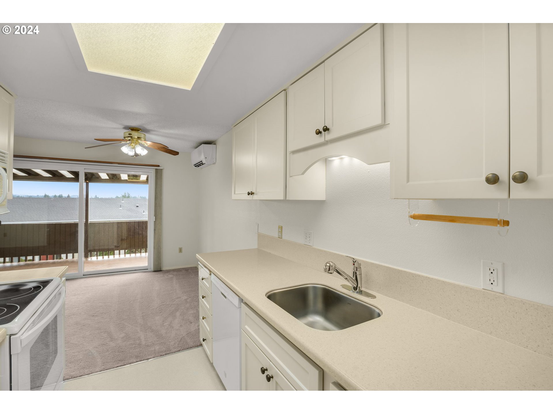 Photo #4: 24063603 Listing 