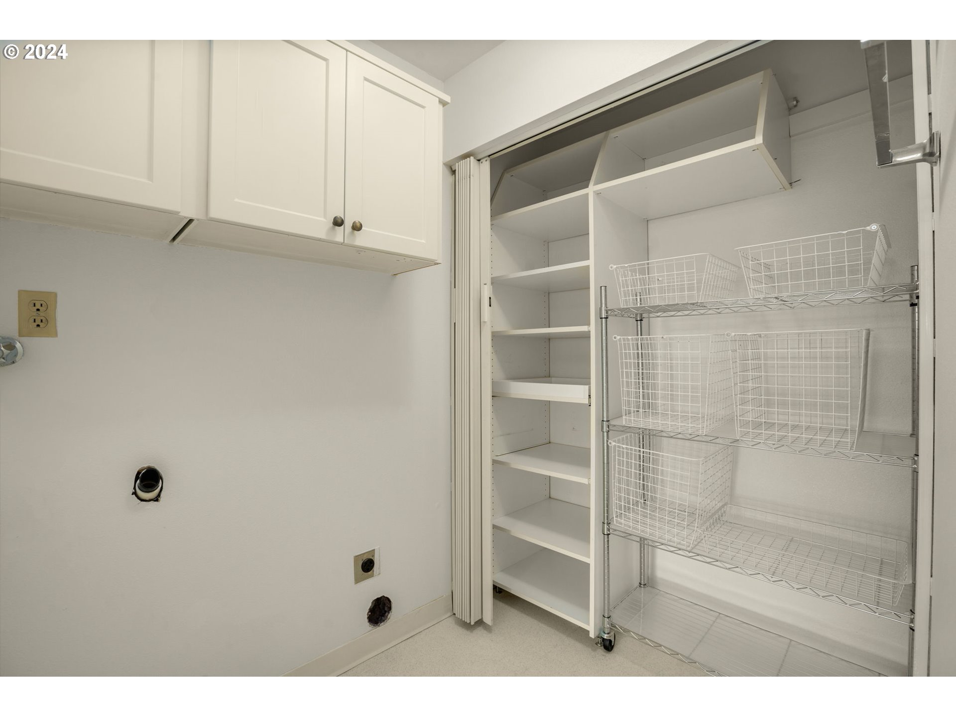 Photo #5: 24063603 Listing 