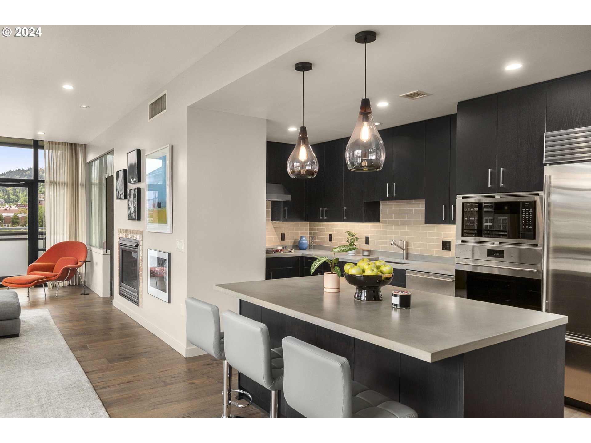 Photo #5: 24064699 Listing 