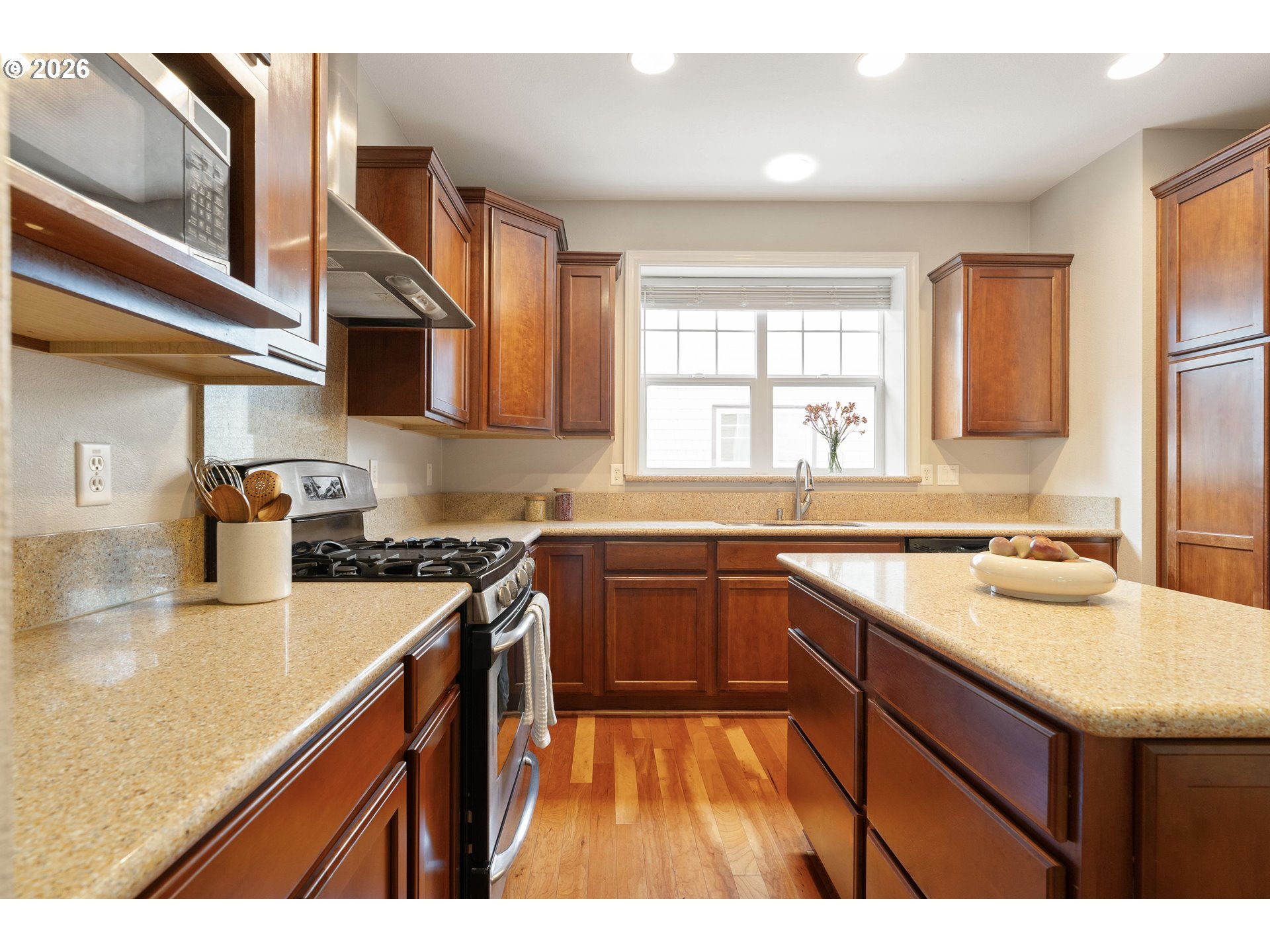 Photo #4: 240684064 Listing: Photo #4