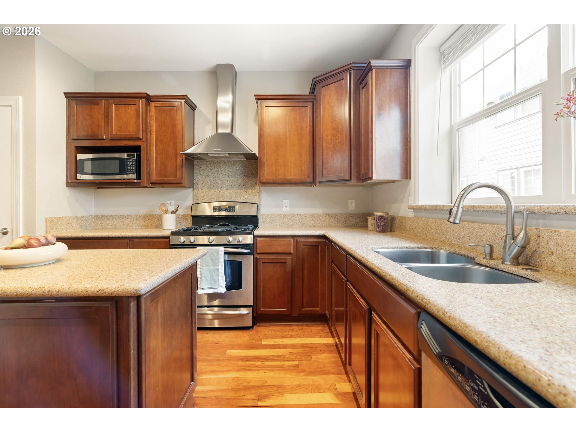 Photo #5: 240684064 Listing: Photo #5