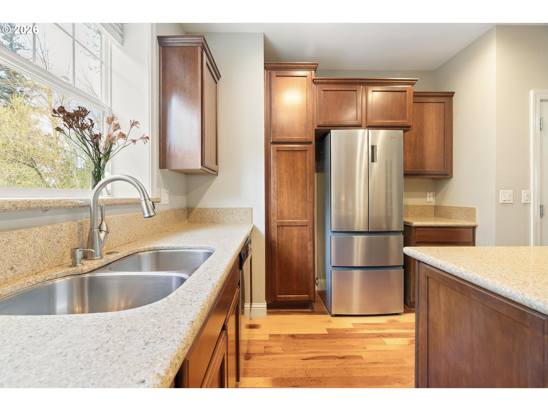 Photo #6: 240684064 Listing: Photo #6