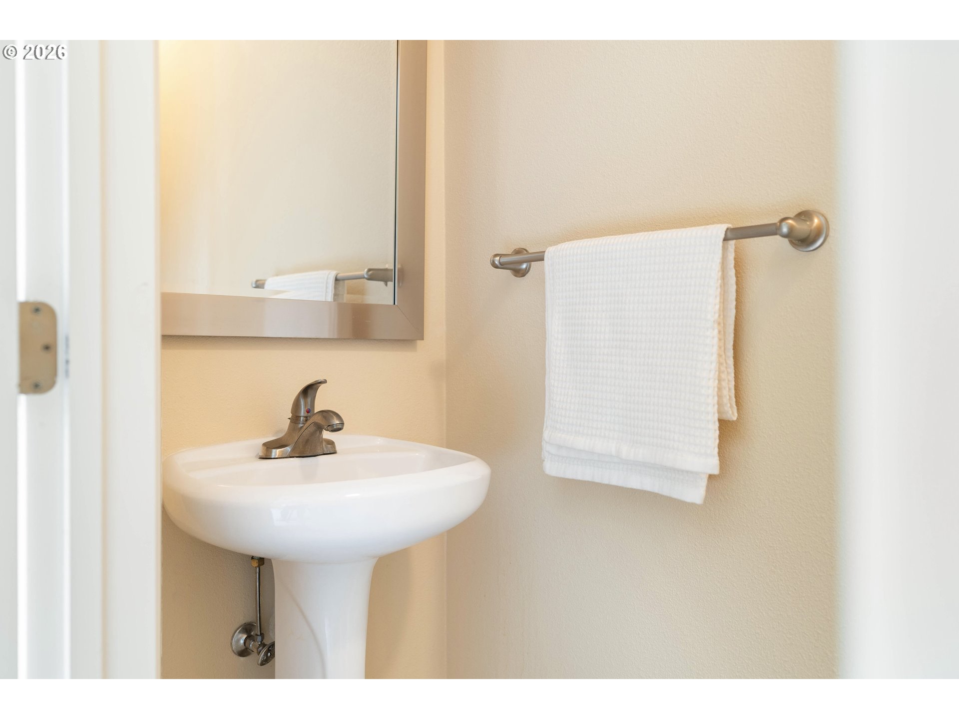 Photo #23: 240684064 Listing: Photo #23