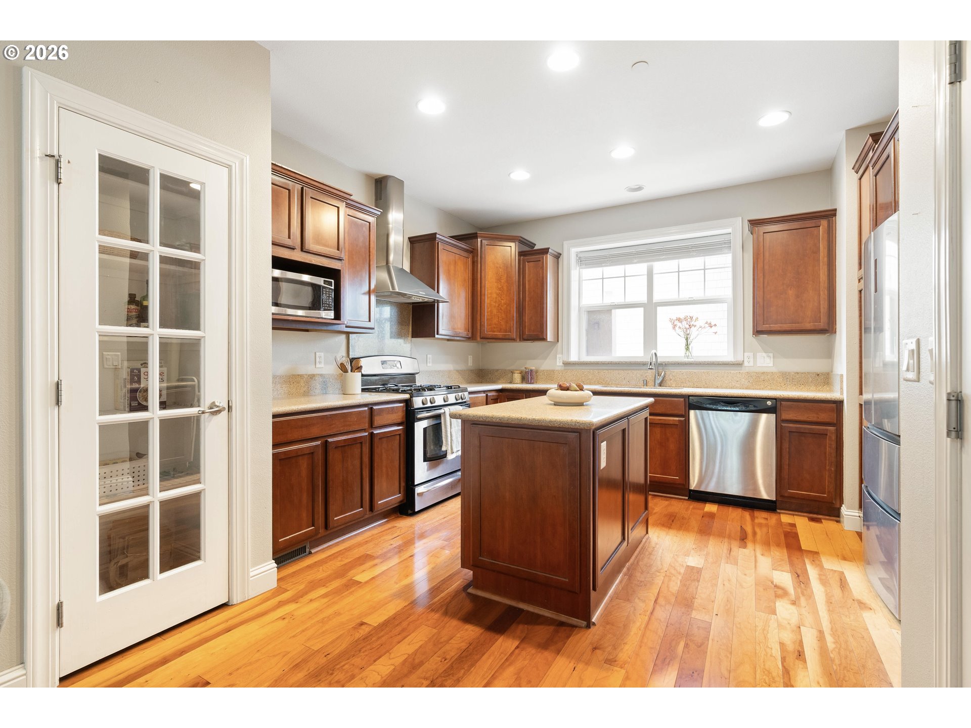 Photo #3: 240684064 Listing: Photo #3