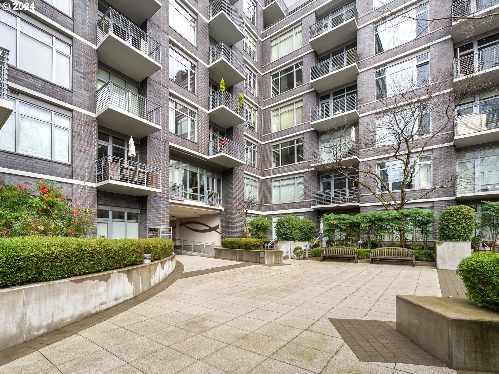 Photo #5: 24075818 Listing 