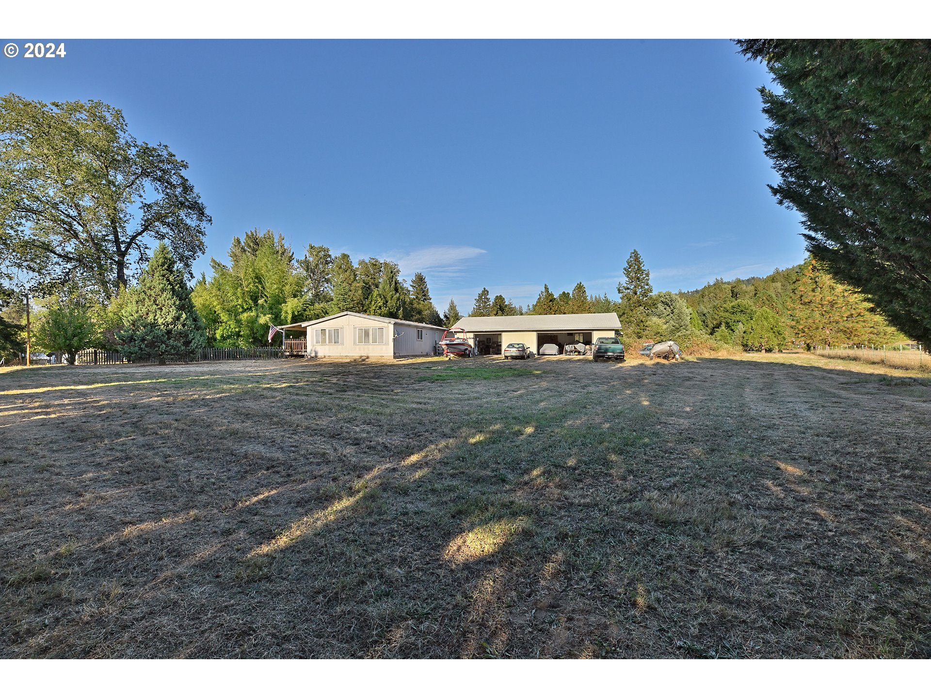 Photo of 374 COVERED BRIDGE RD Rogue River OR 97537