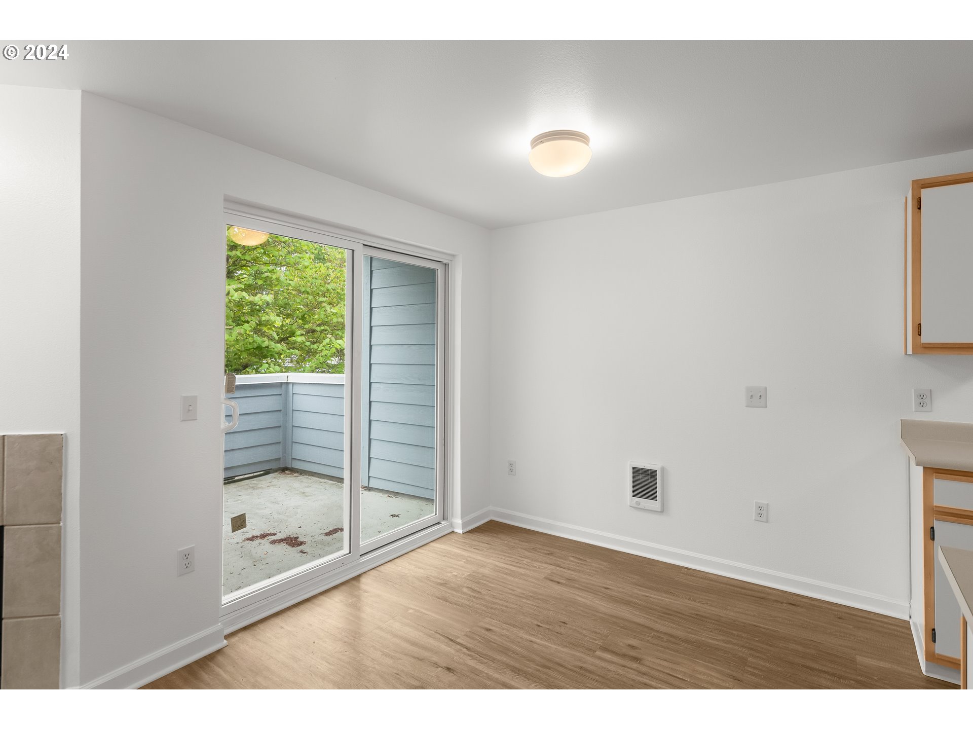 Photo #5: 24078684 Listing 