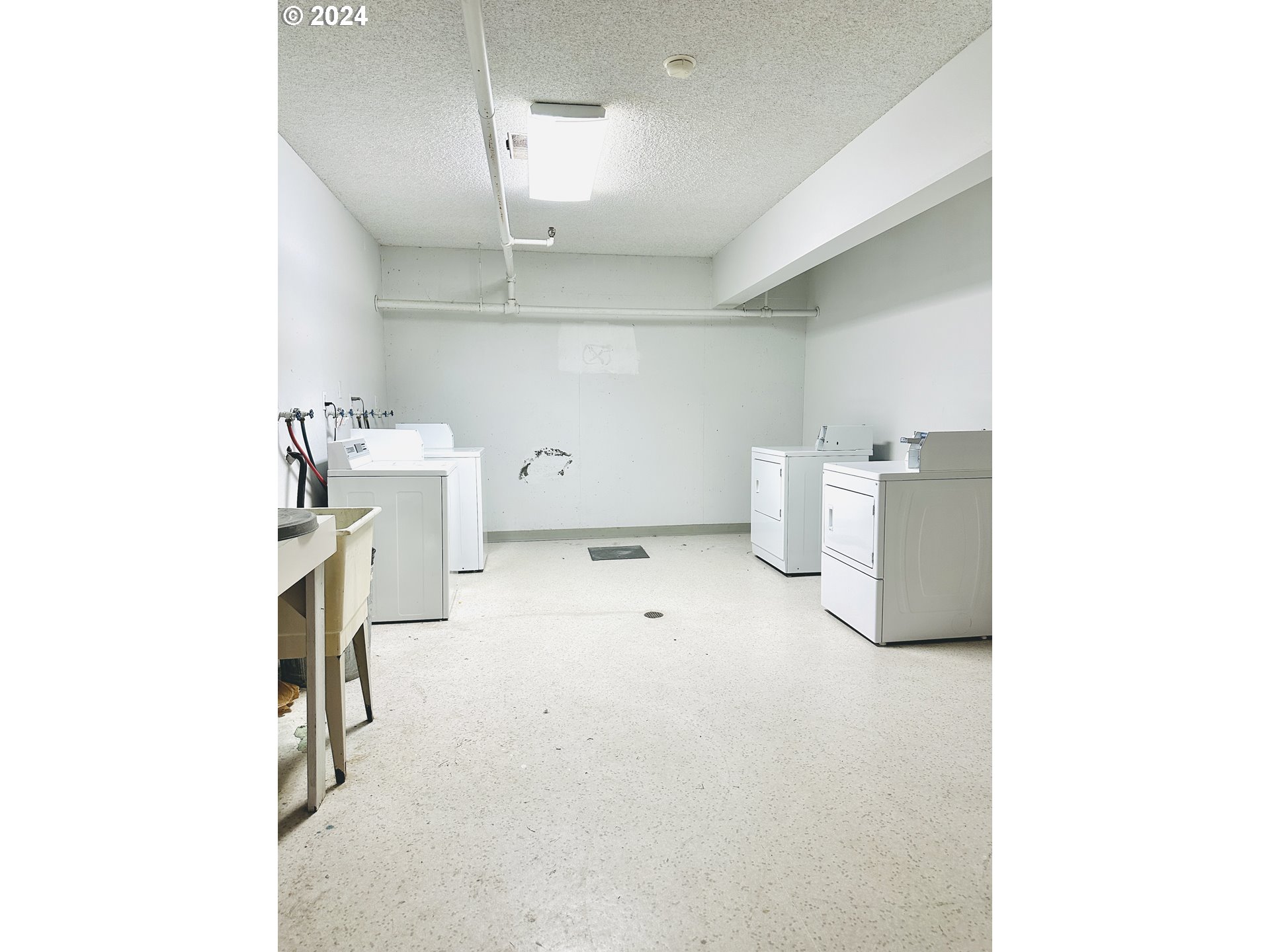 Photo #3: 24078963 Listing 