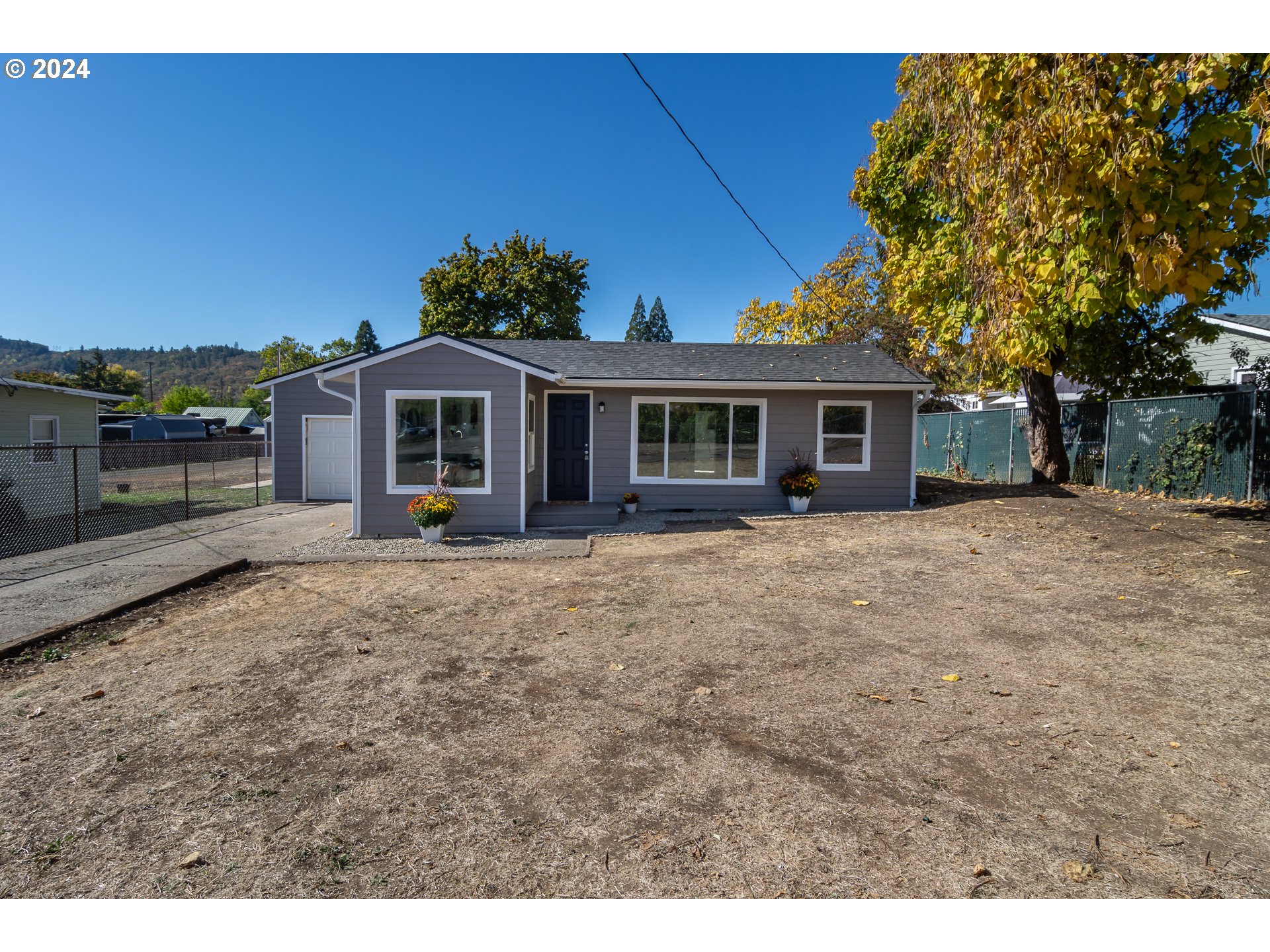 Photo of 220 PATTERSON ST Roseburg OR 97470