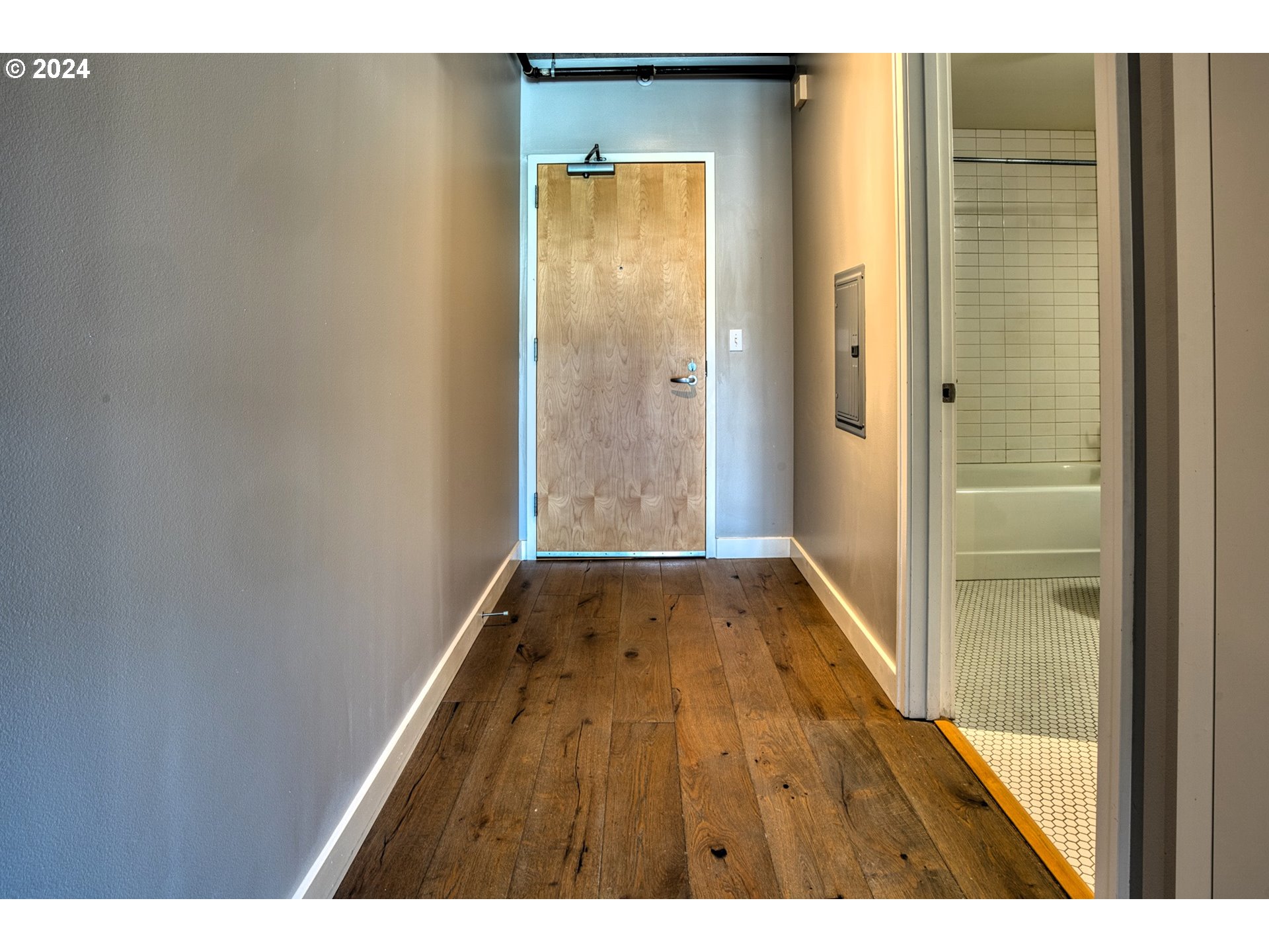Photo #4: 24081535 Listing 