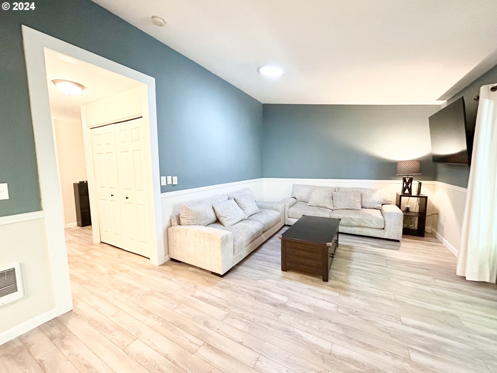 Photo #2: 24083260 Listing 