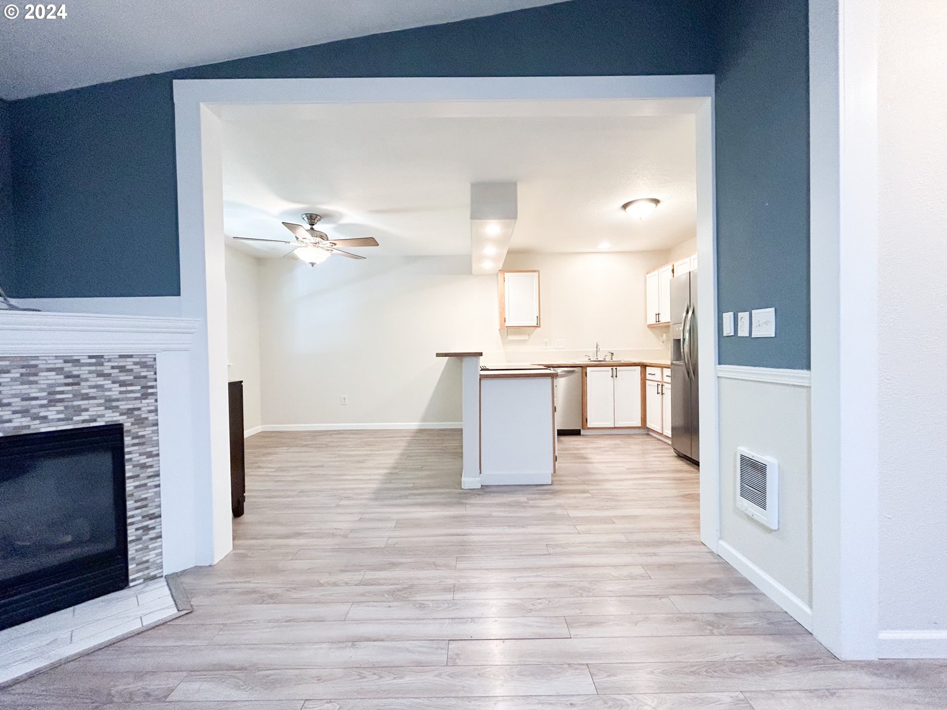 Photo #3: 24083260 Listing 