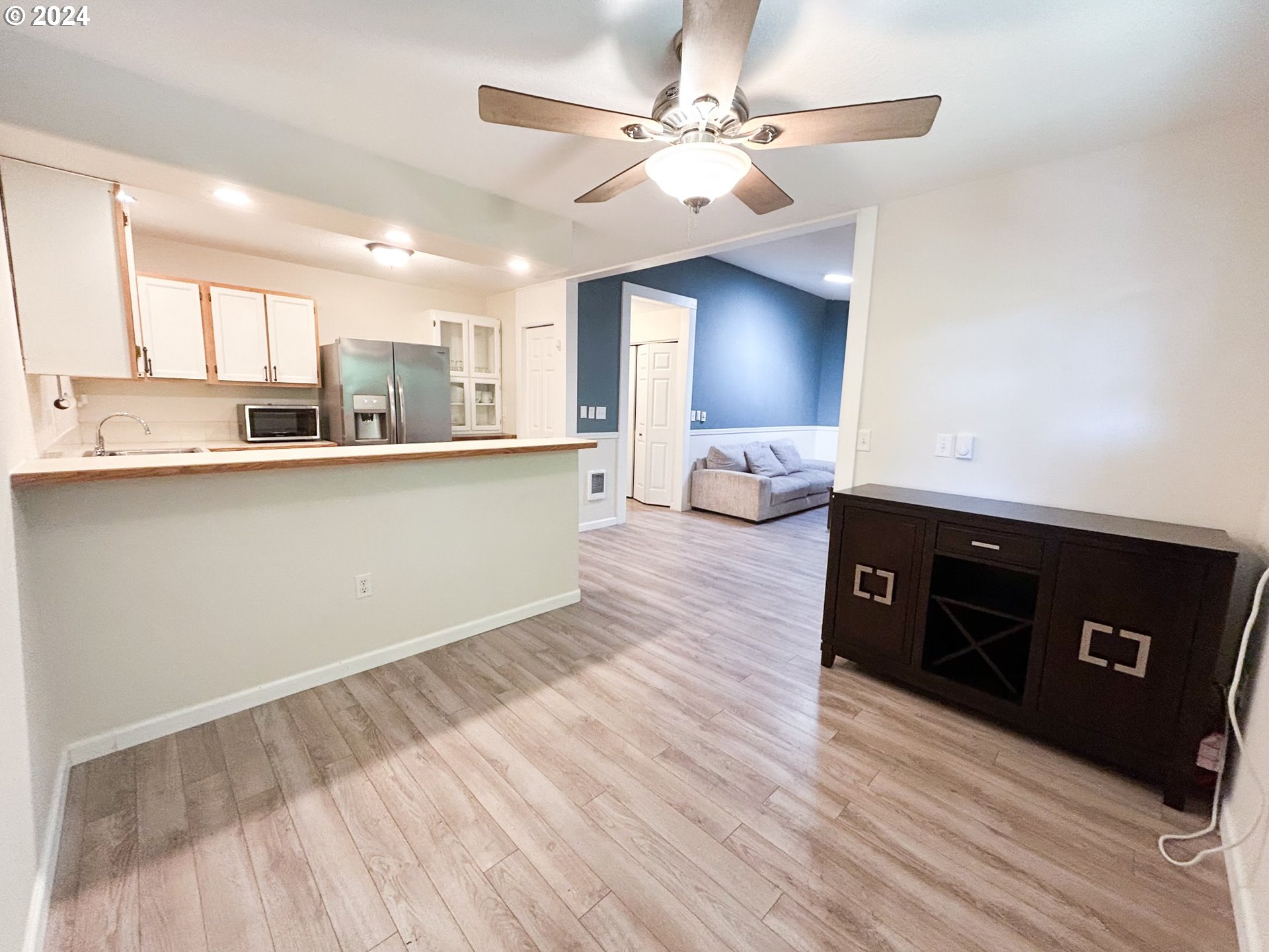 Photo #4: 24083260 Listing 