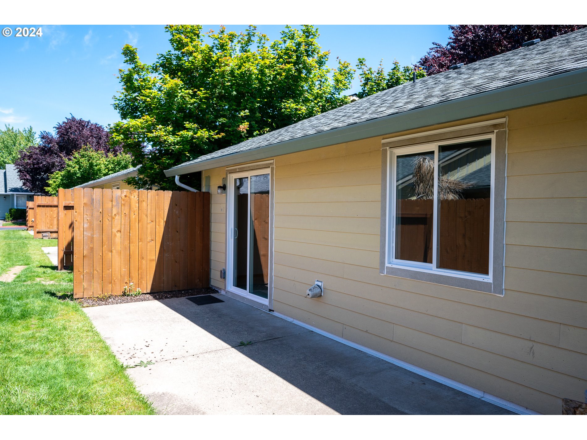 Photo #2: 24085267 Listing 