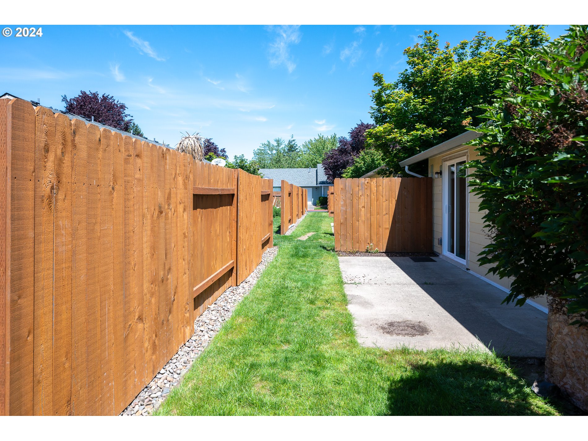 Photo #3: 24085267 Listing 