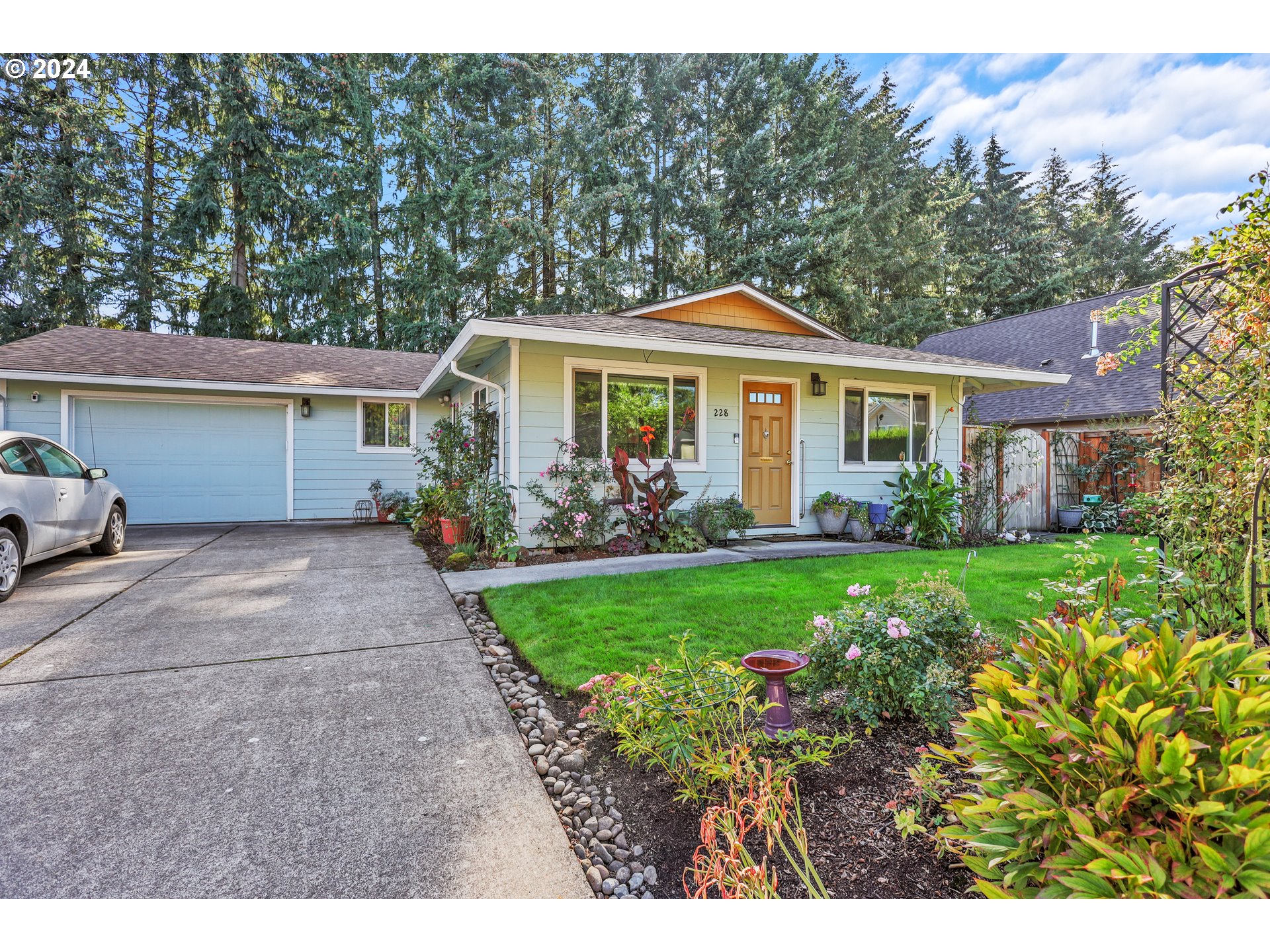 Photo of 228 EMMA LN Newberg OR 97132