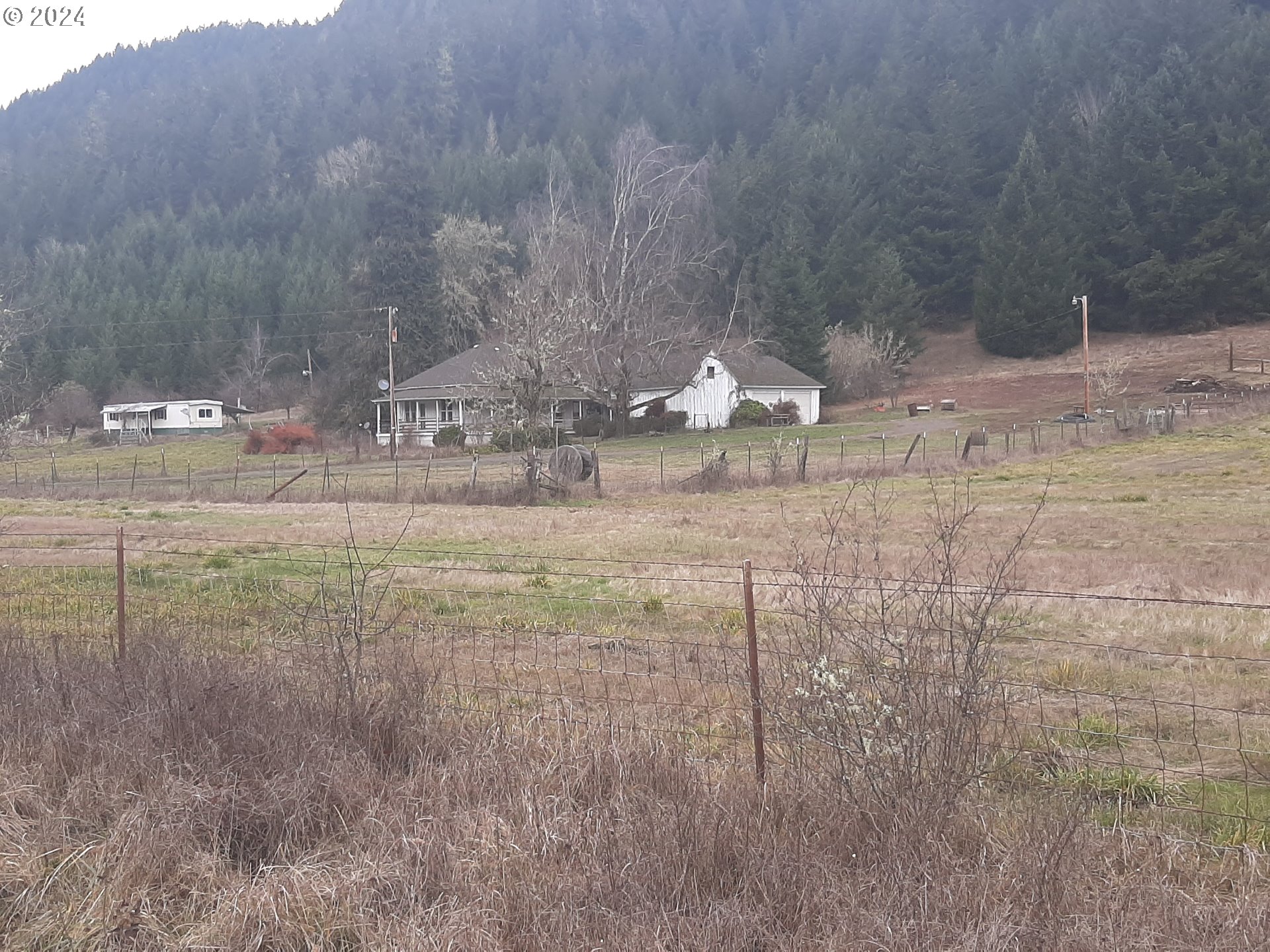 Photo of 39935 LAYNG CREEK RD Dorena OR 97434