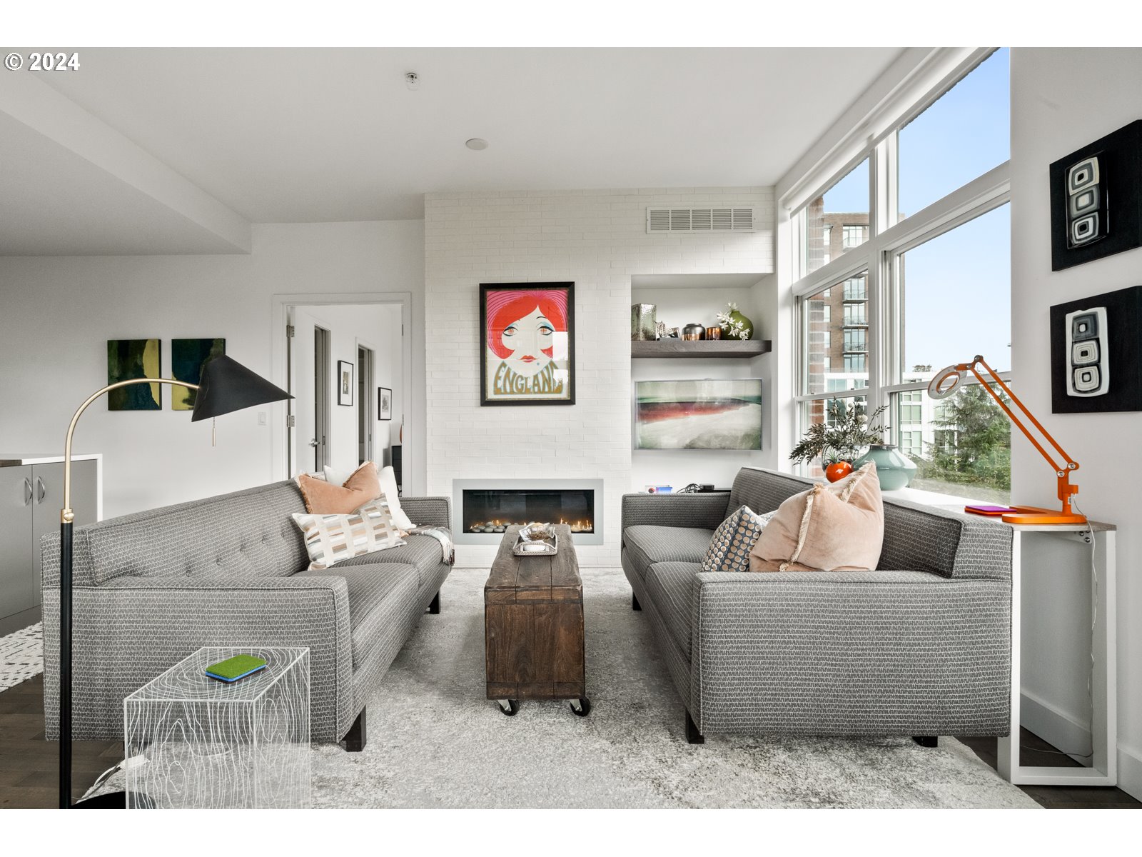 Photo #6: 24100459 Listing 