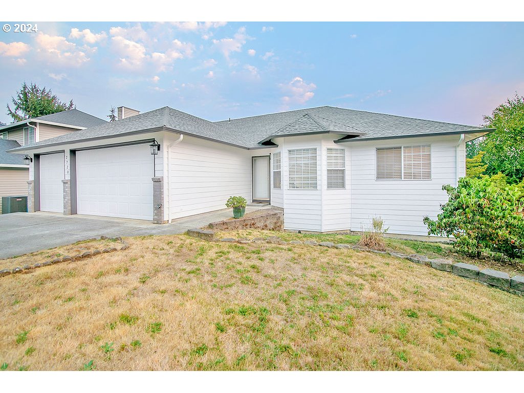 Photo of 2720 GLEN MORE ST Kelso WA 98626