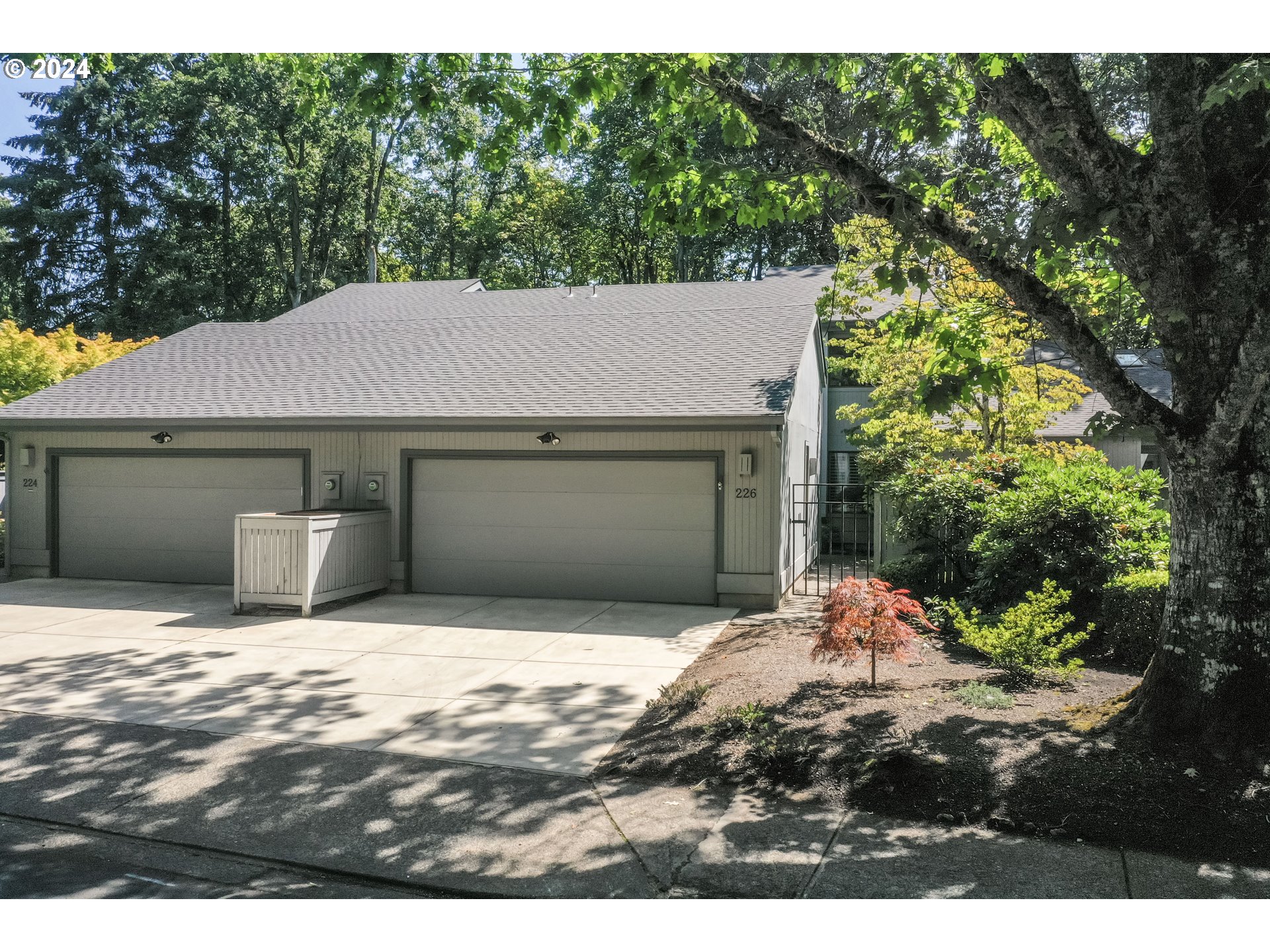 Photo of 226 SPYGLASS DR Eugene OR 97401