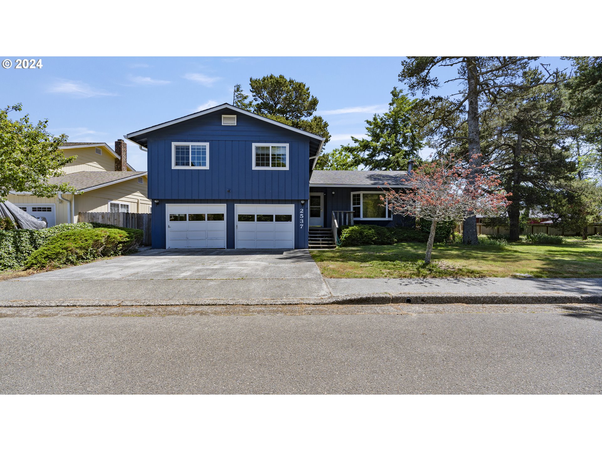 Photo of 2537 DELORES LN North Bend OR 97459