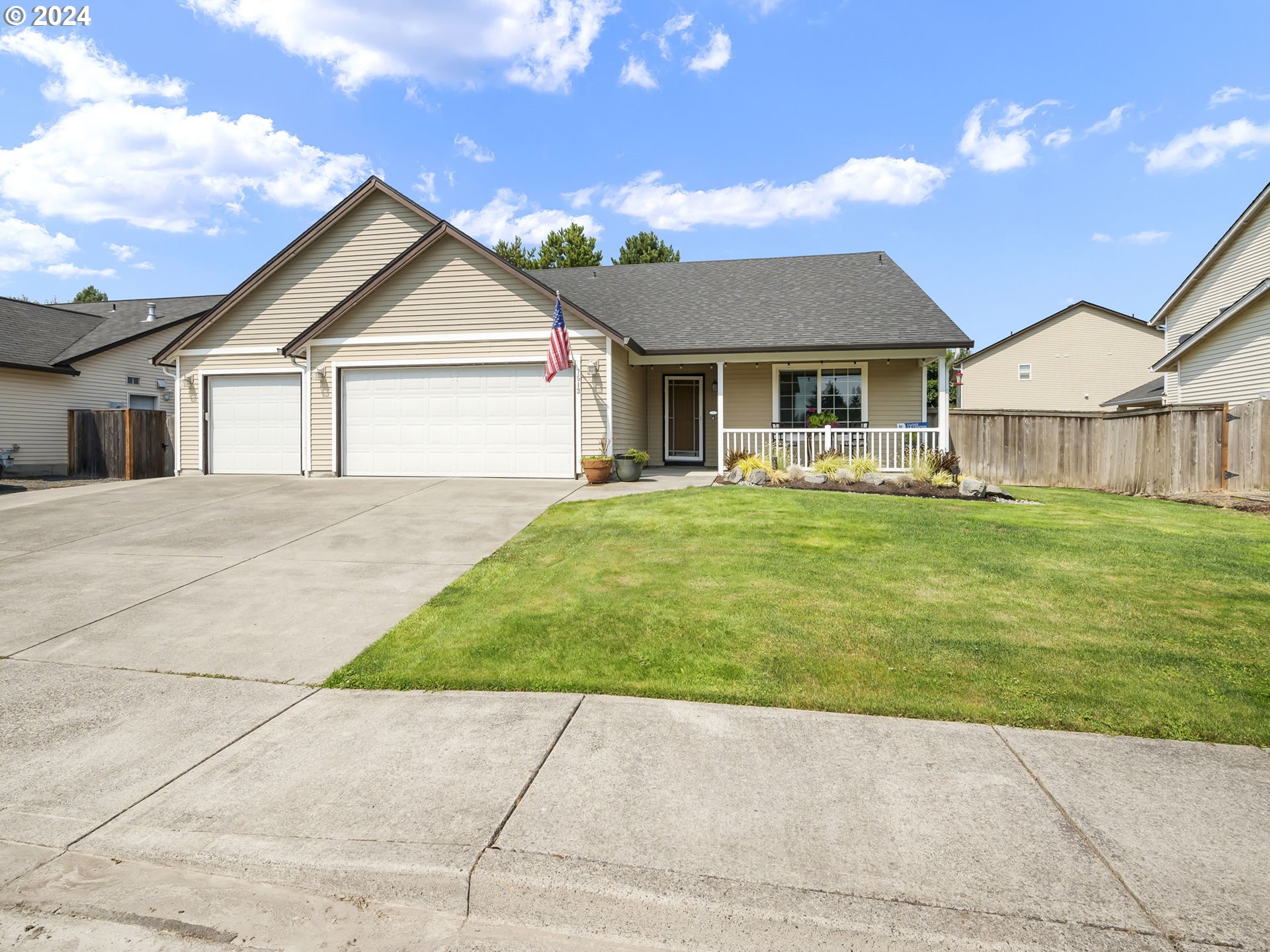 Photo of 1513 3RD WAY La Center WA 98629