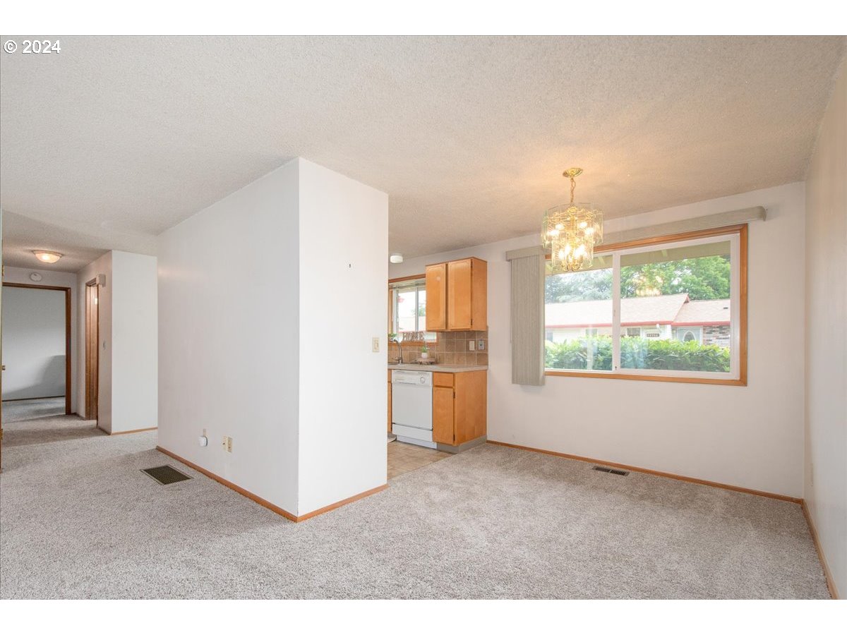 Photo #6: 24111447 Listing 