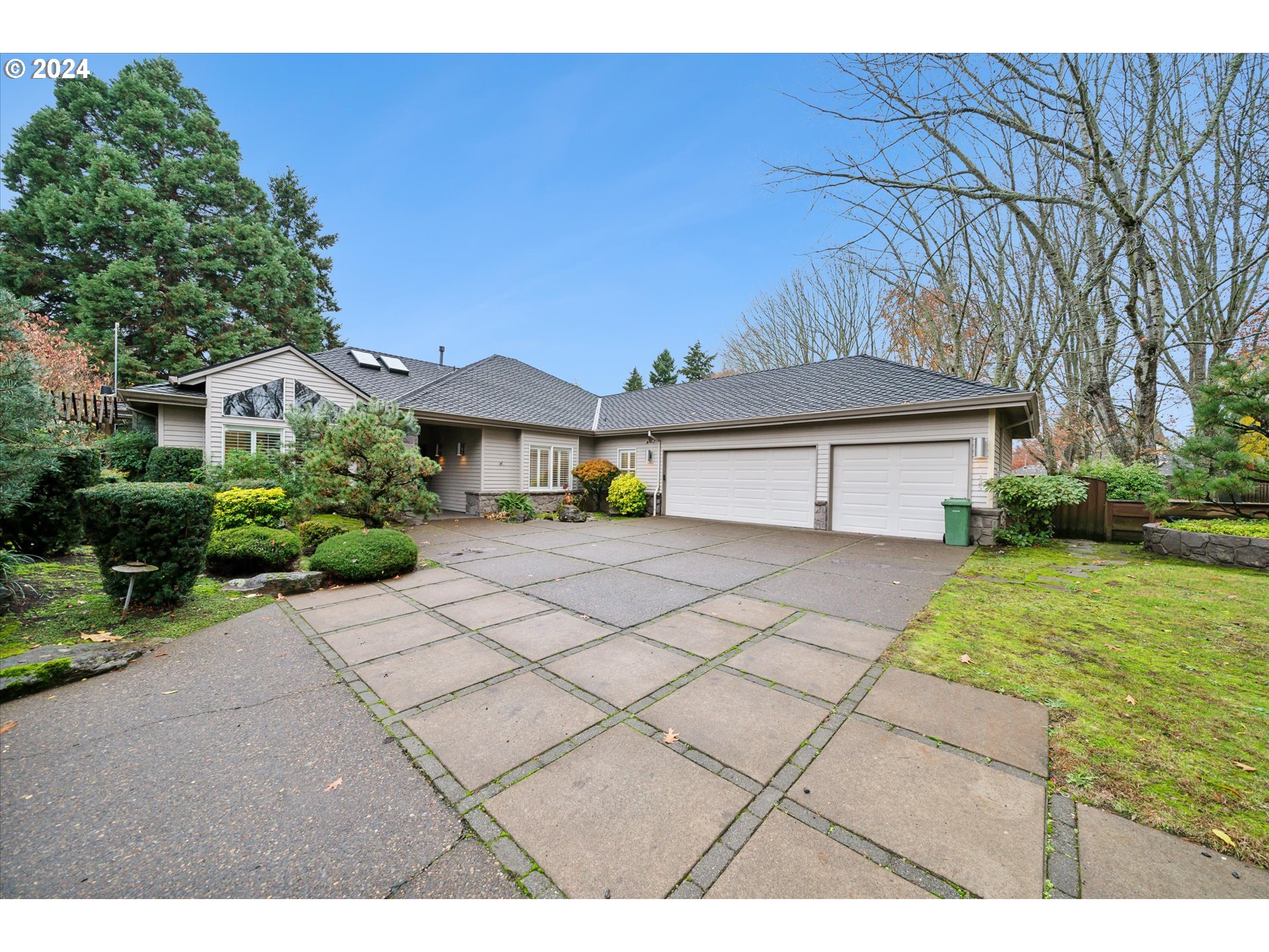 Photo of 31325 VILLAGE GREEN CT Wilsonville OR 97070