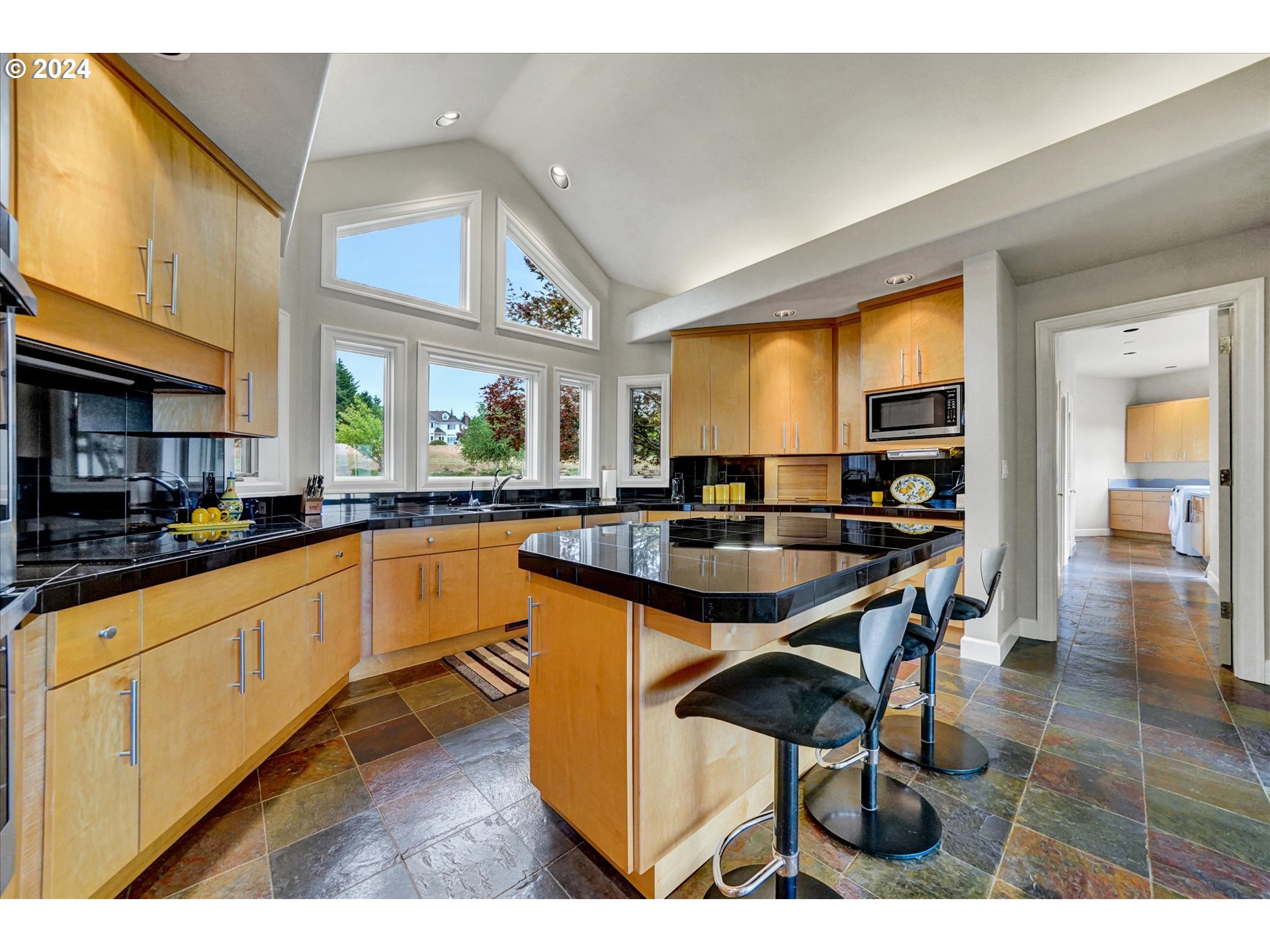 18200 NE SUNRISE PEAKS LN, Hillsboro, OR, 97123