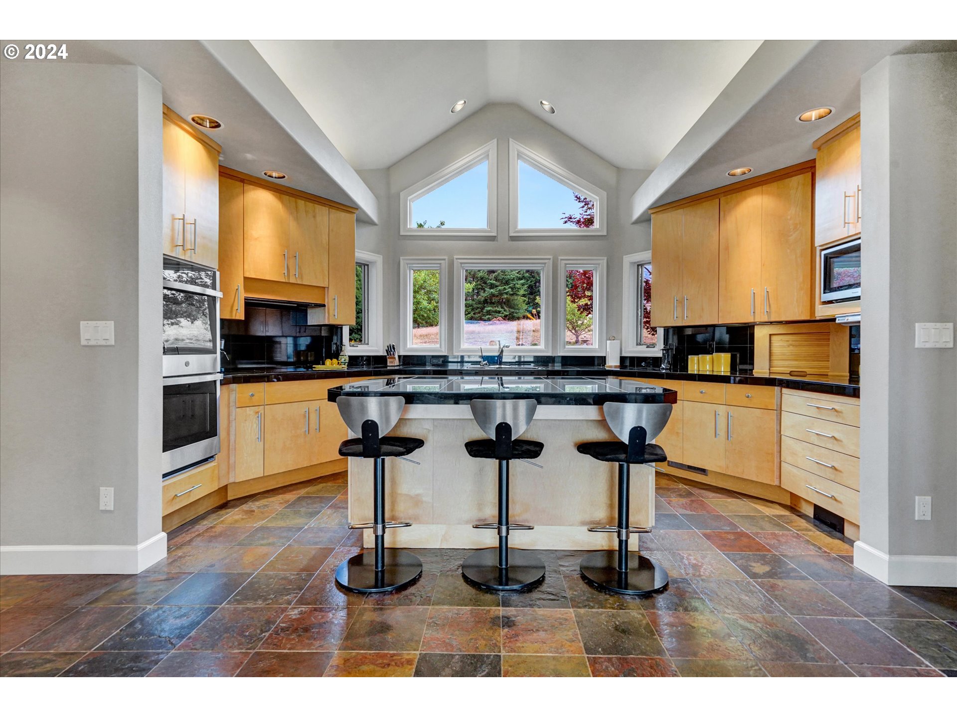 18200 NE SUNRISE PEAKS LN, Hillsboro, OR, 97123