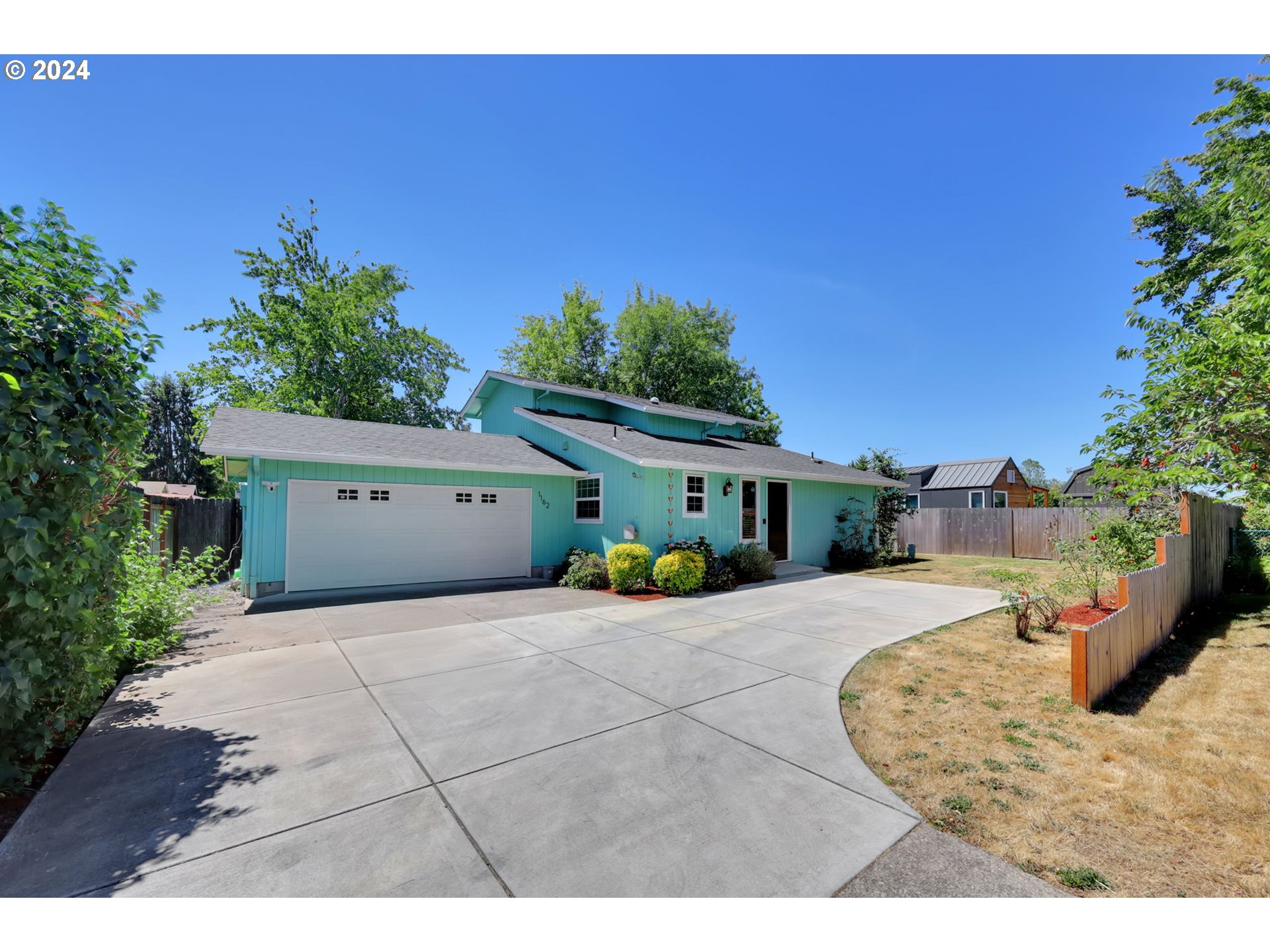 Photo of 1162 LORELLA AVE Eugene OR 97401