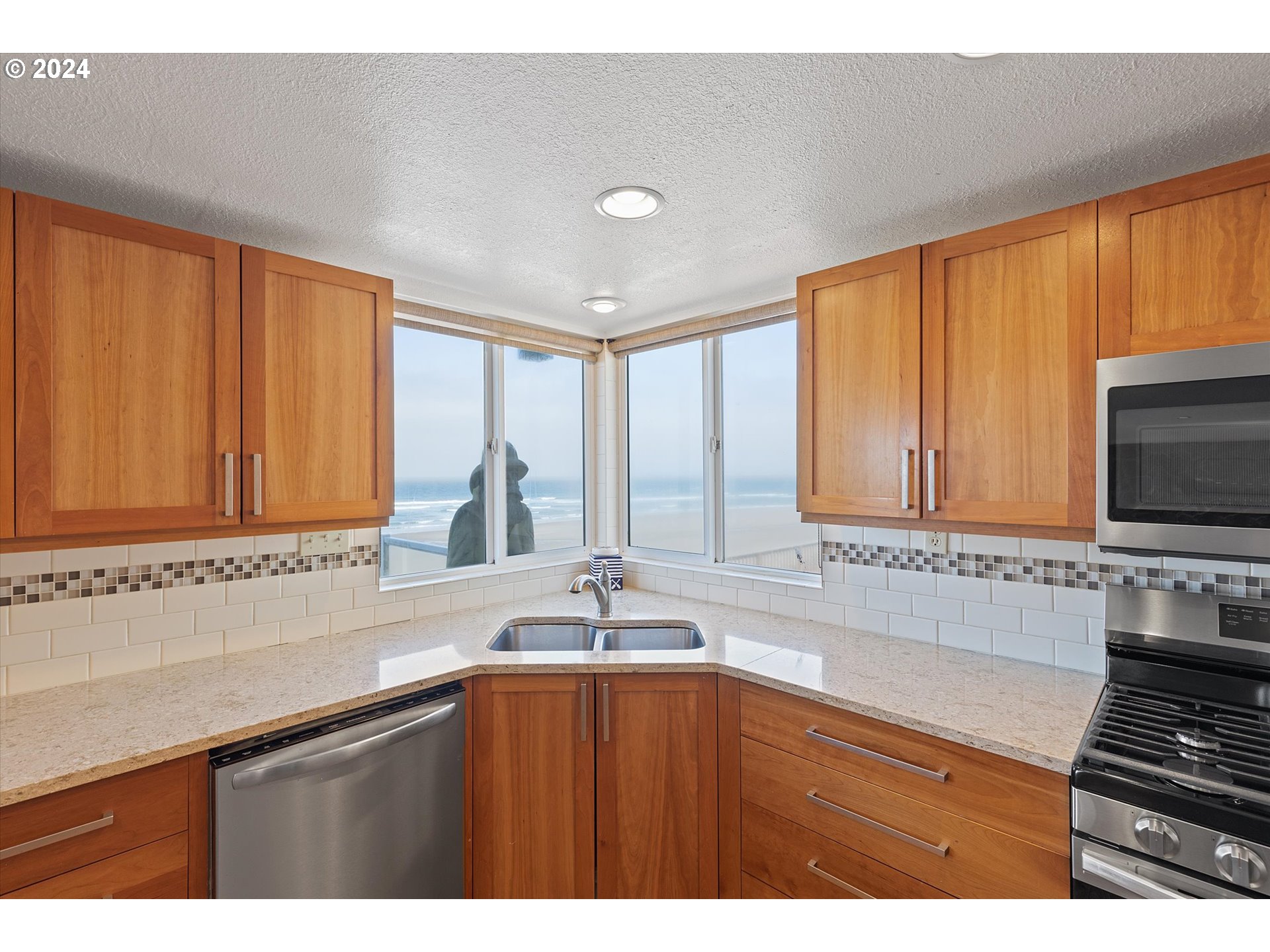 5771 NW JETTY AVE, Lincoln City, OR, 97367