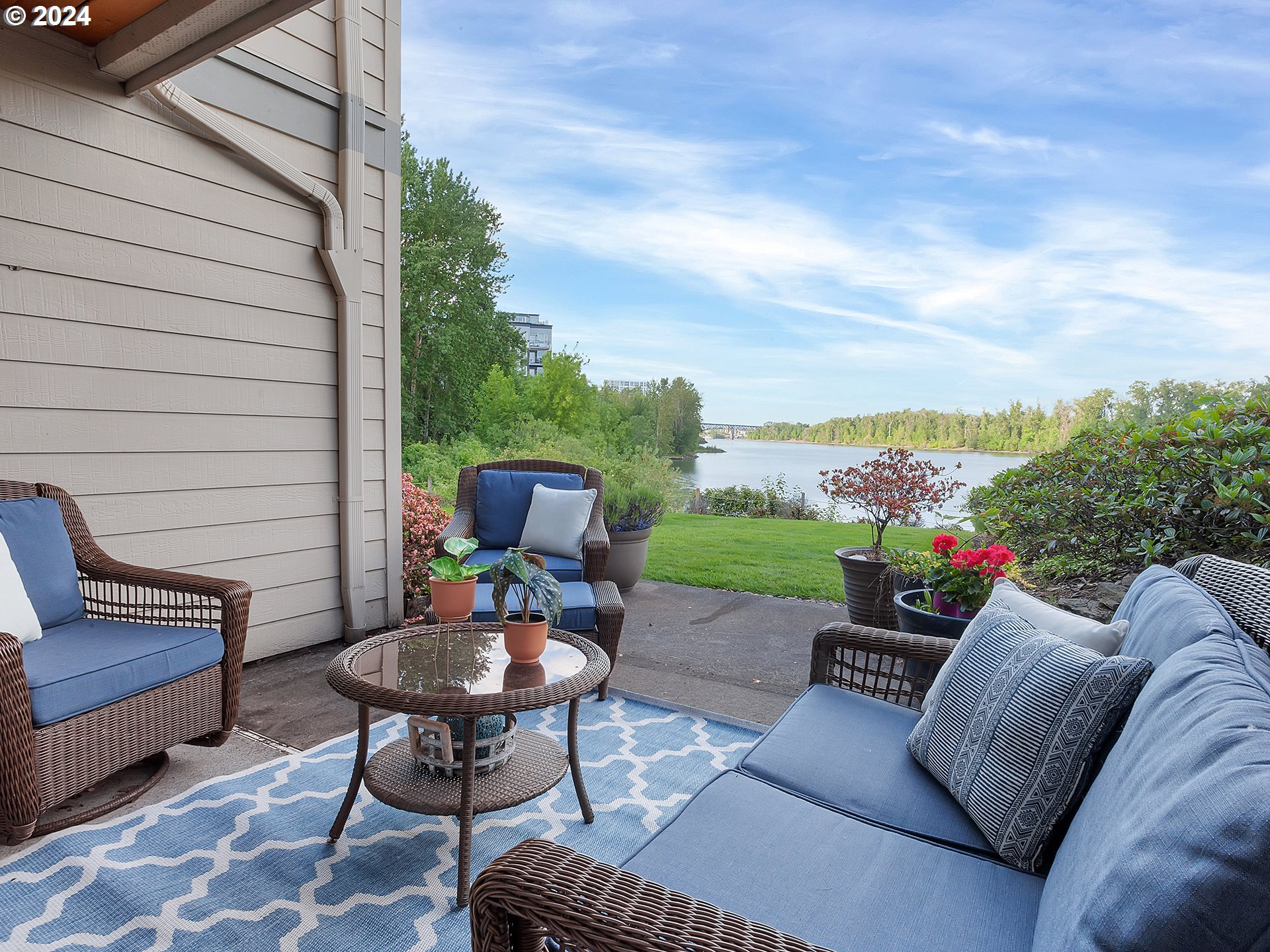 More Details about MLS # 24126322 : 5110 S LANDING DR 106