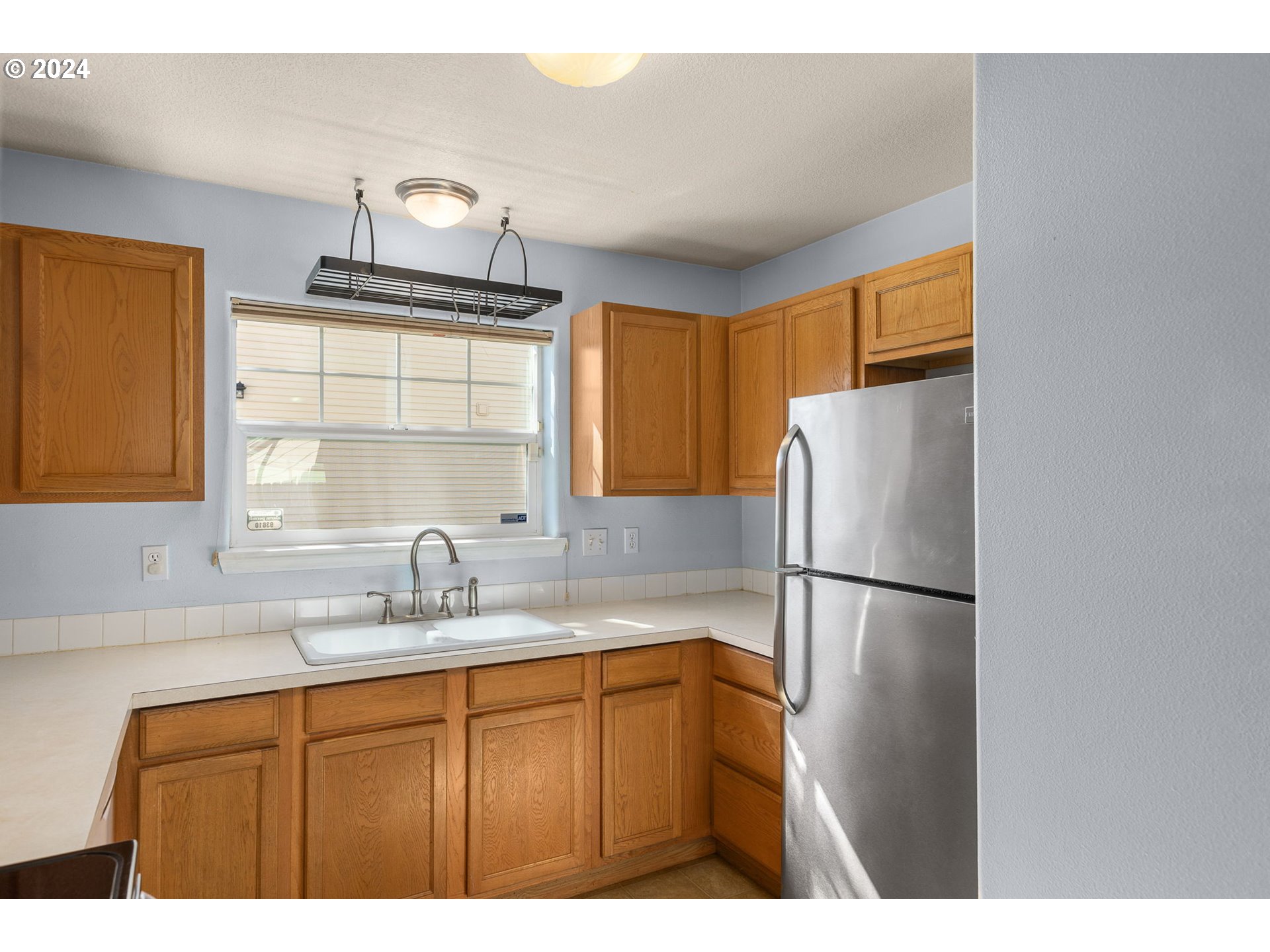 Photo #3: 24126554 Listing 