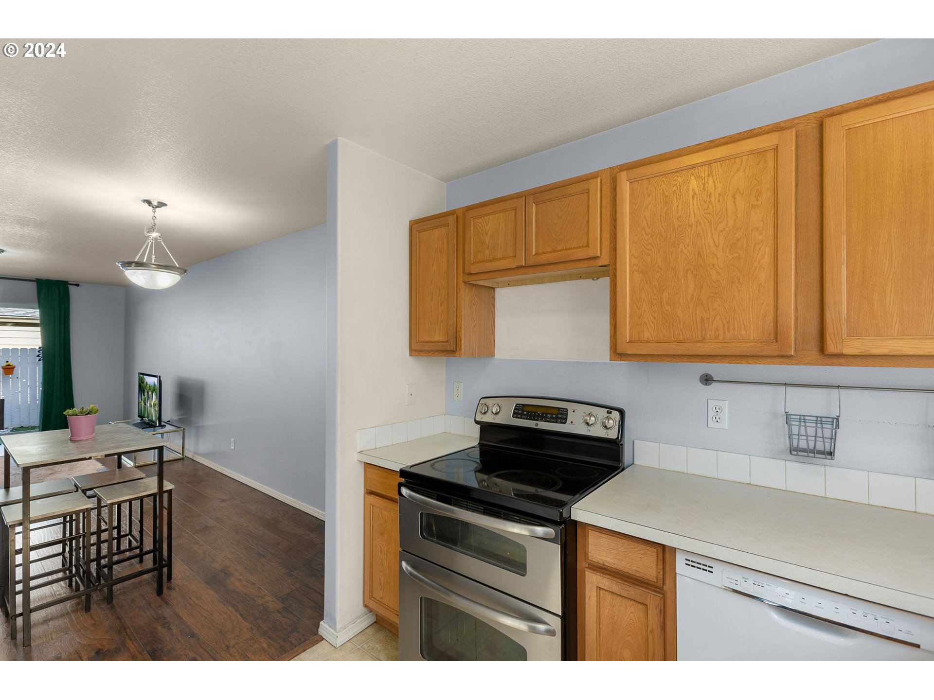 Photo #4: 24126554 Listing 