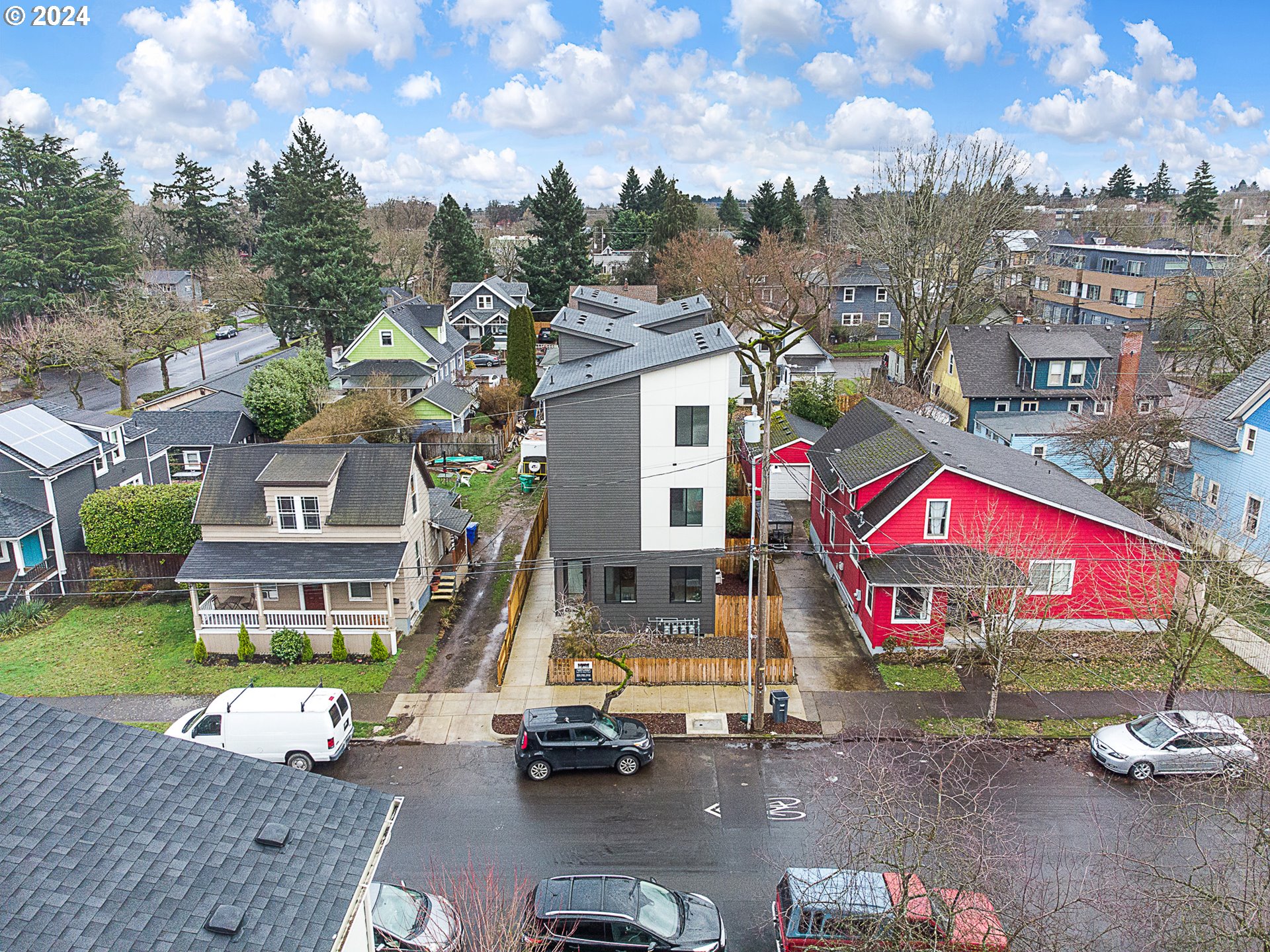 Photo #3: 24129466 Listing 